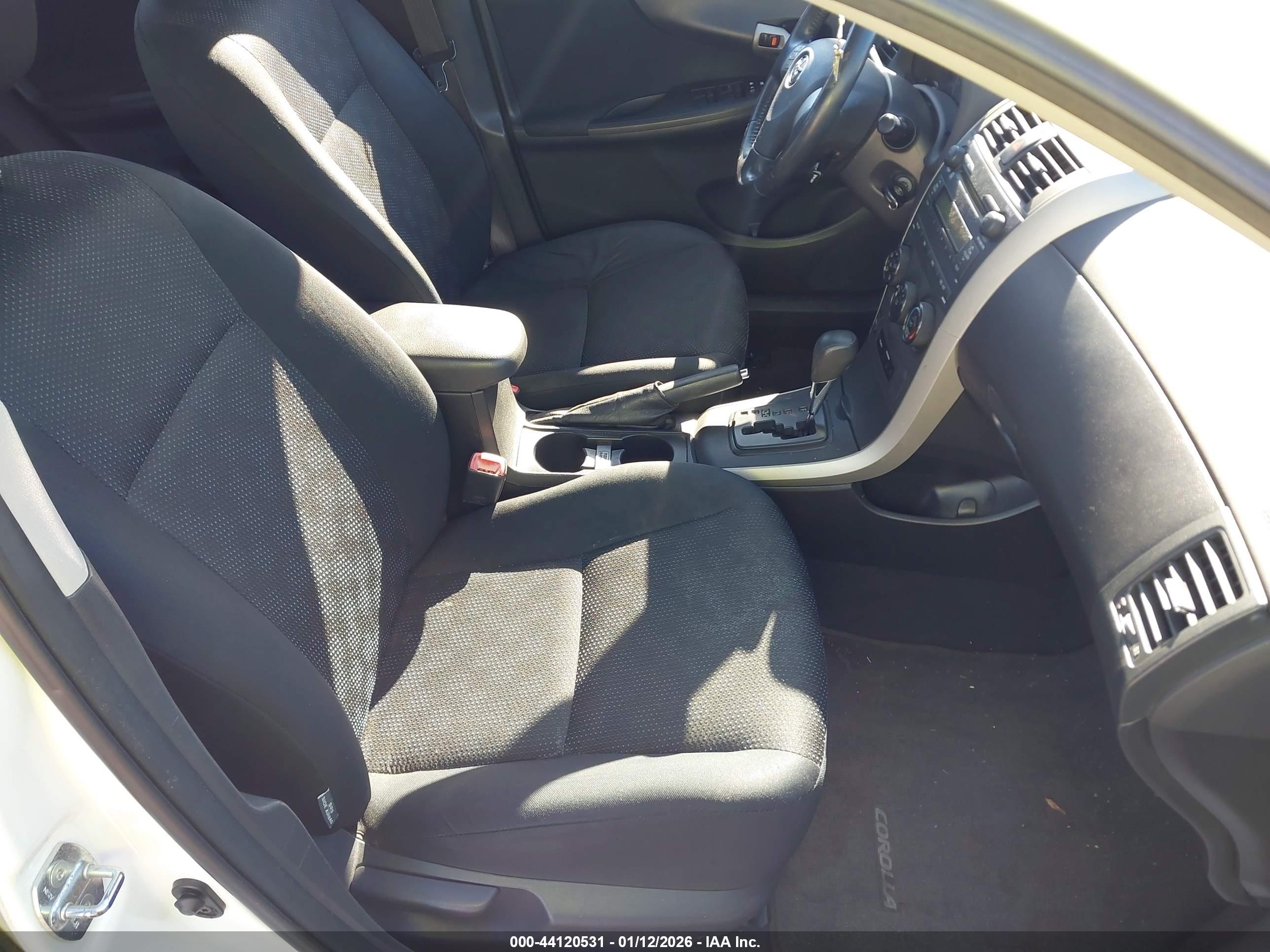 TOYOTA COROLLA image 5