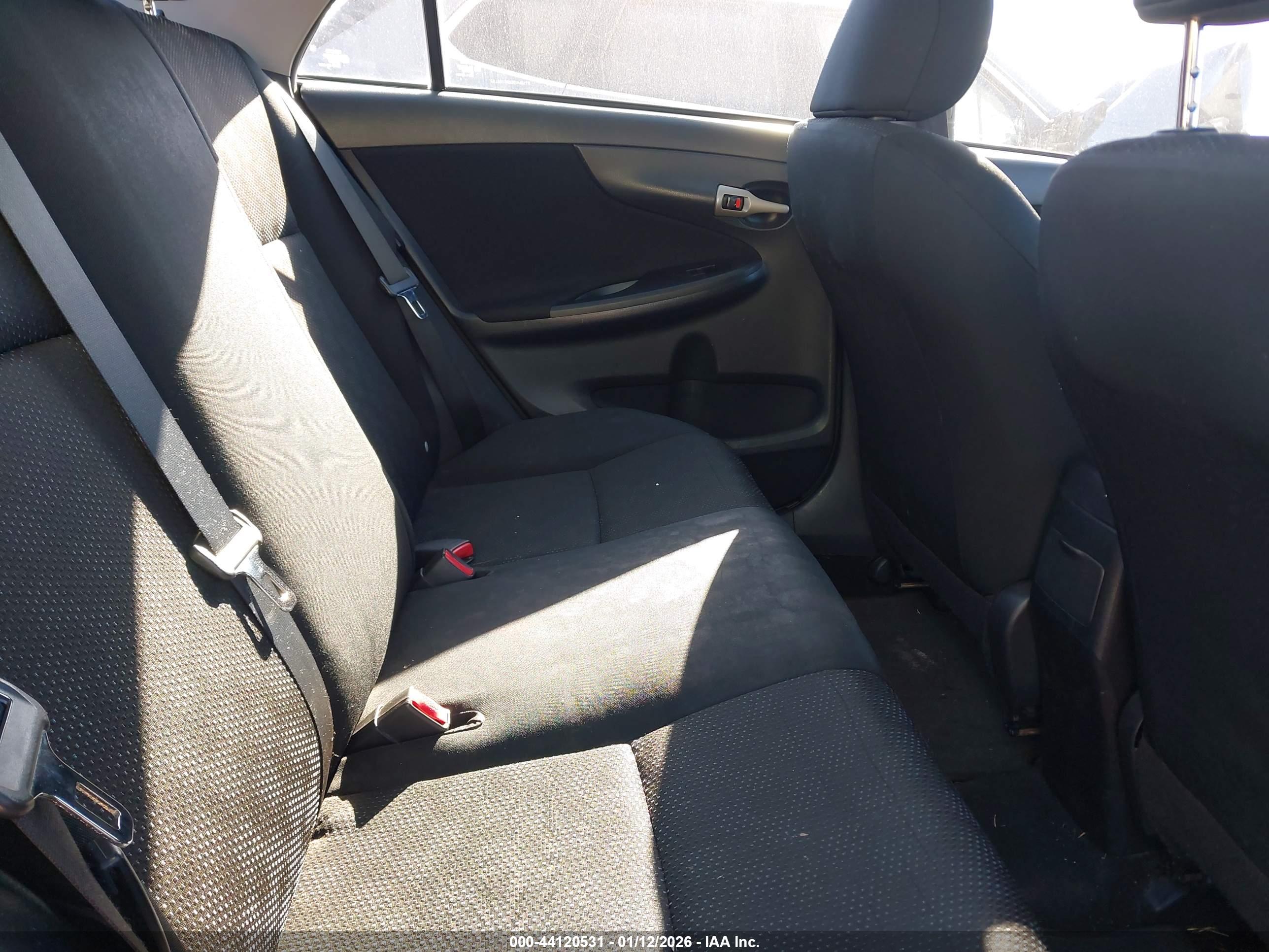 TOYOTA COROLLA image 8