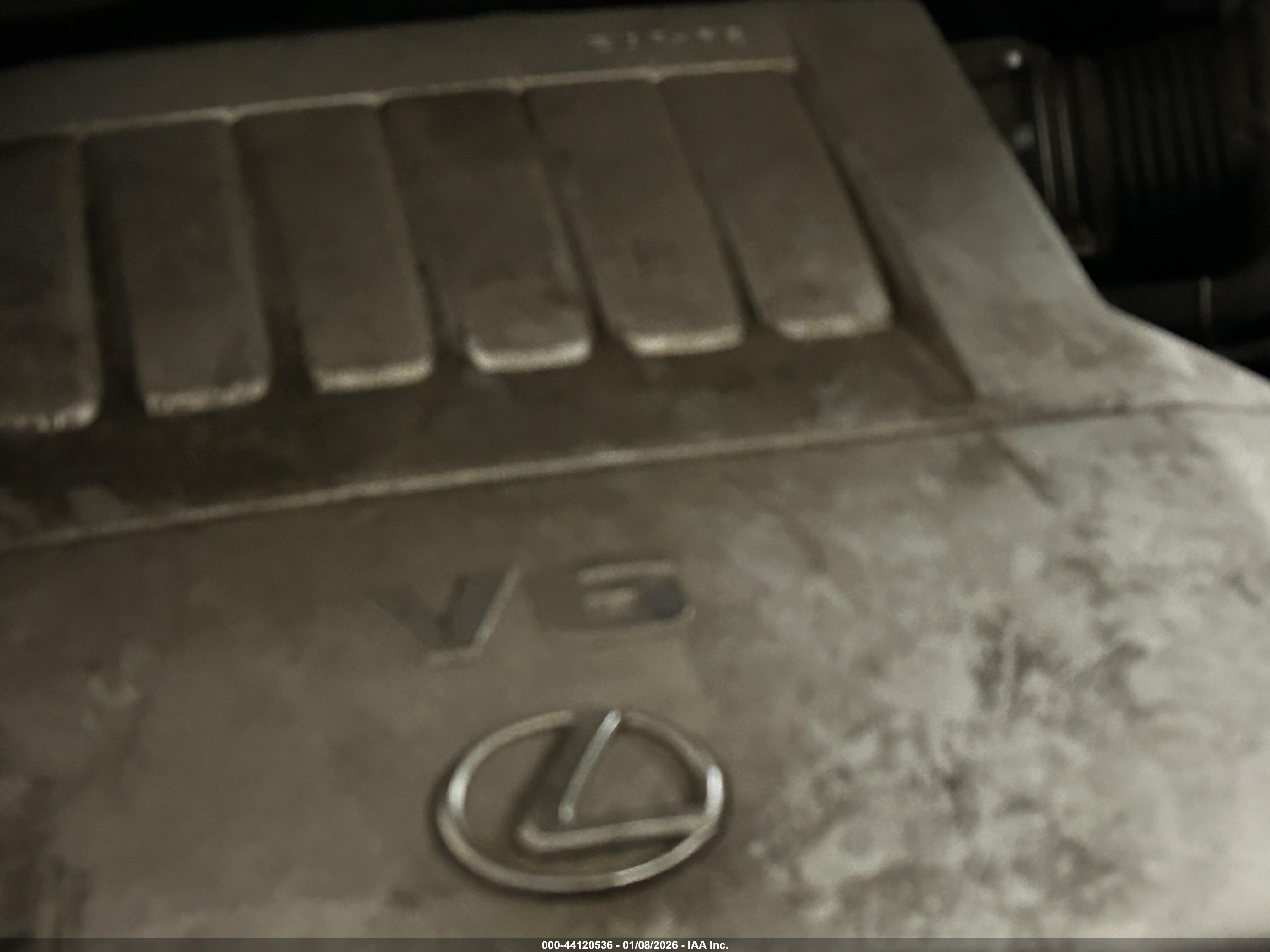 LEXUS RX image 10