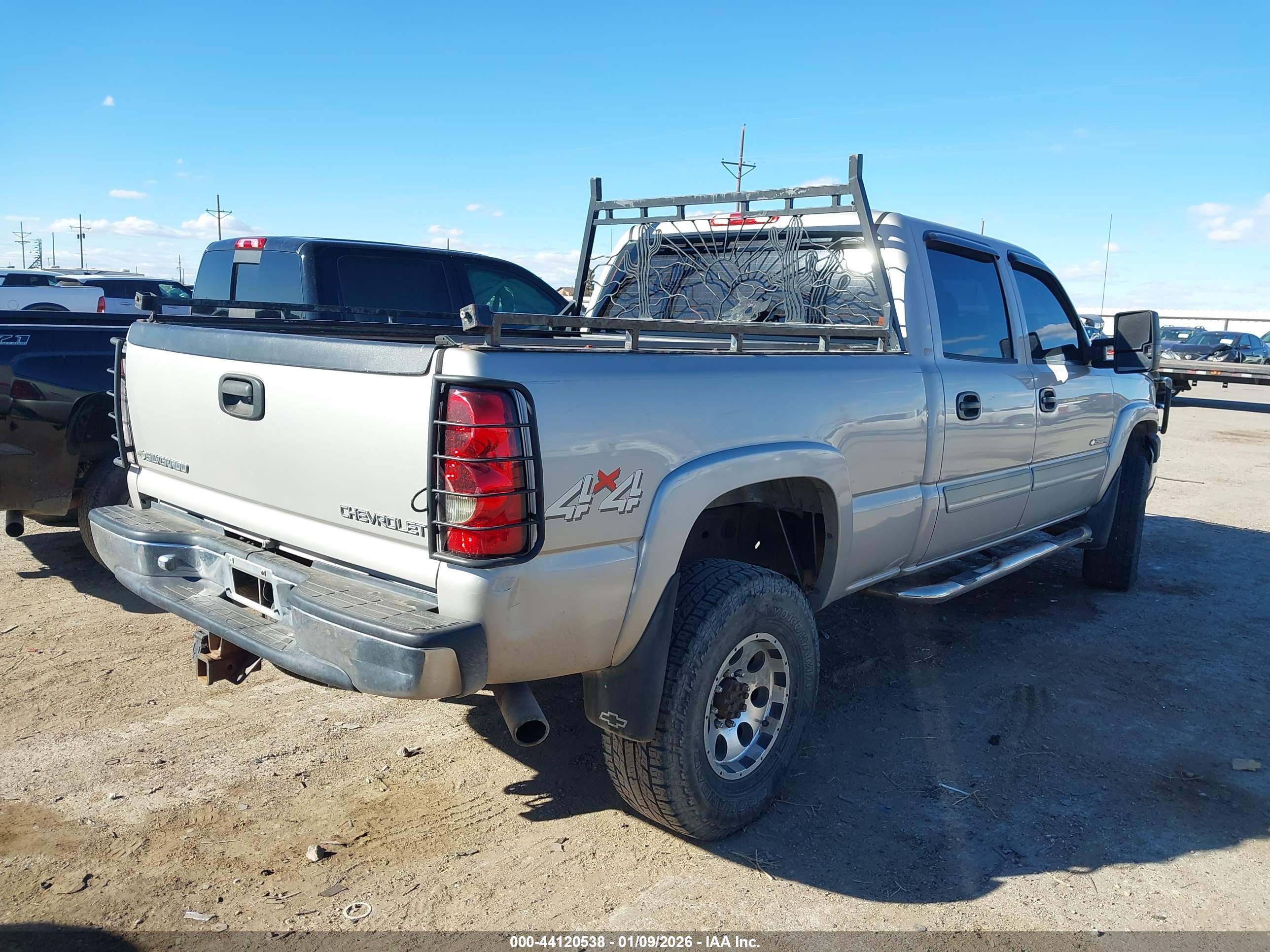 CHEVROLET SILVERADO image 4