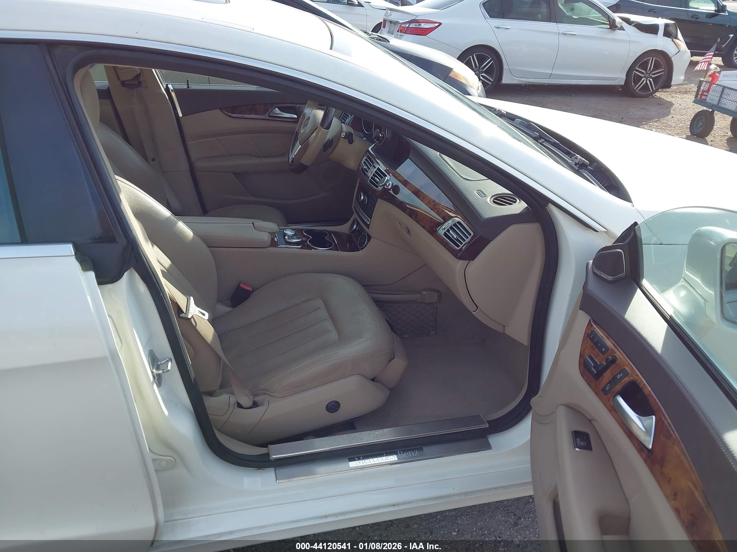 MERCEDES-BENZ CLS image 5