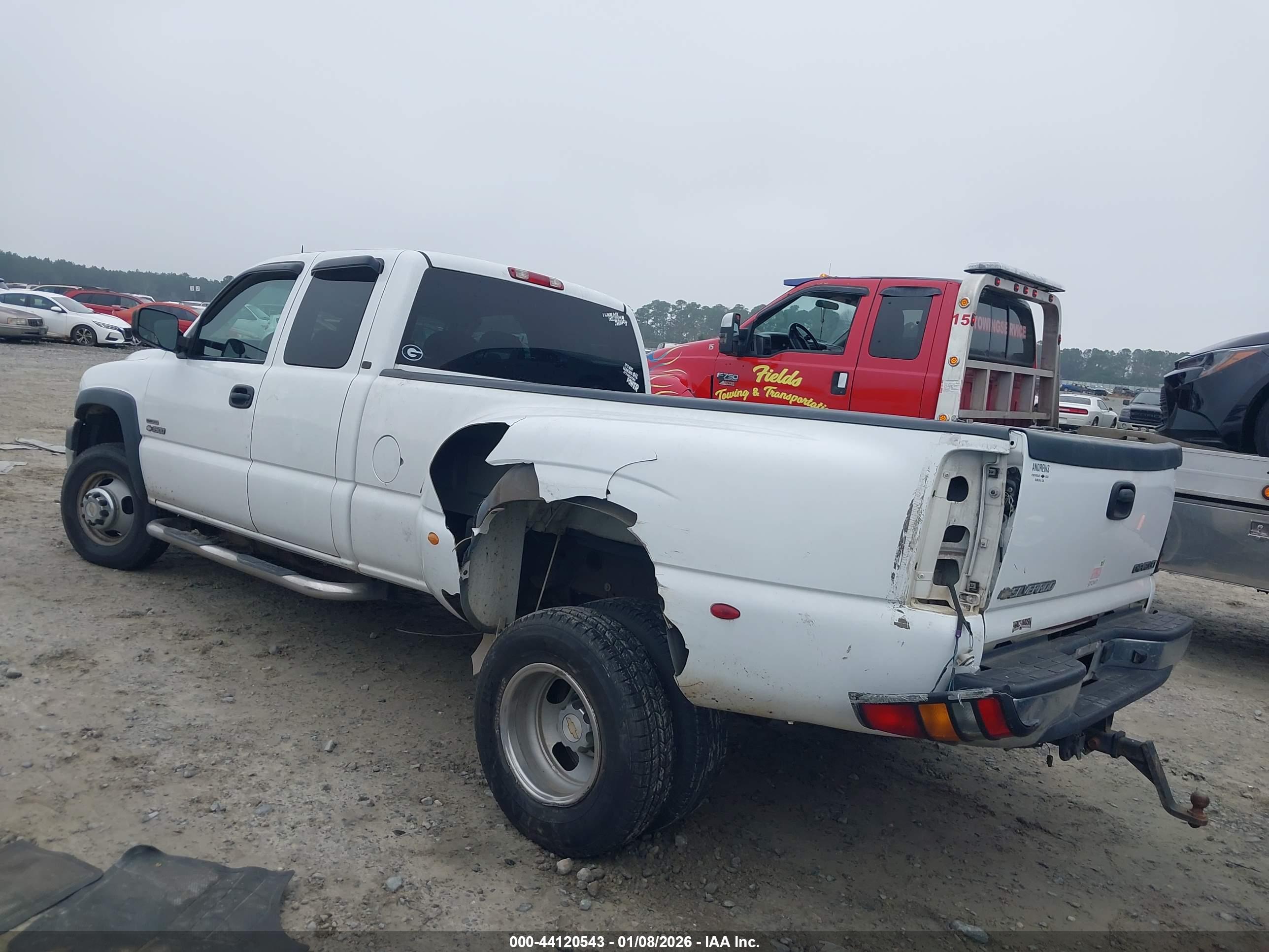 CHEVROLET SILVERADO image 3