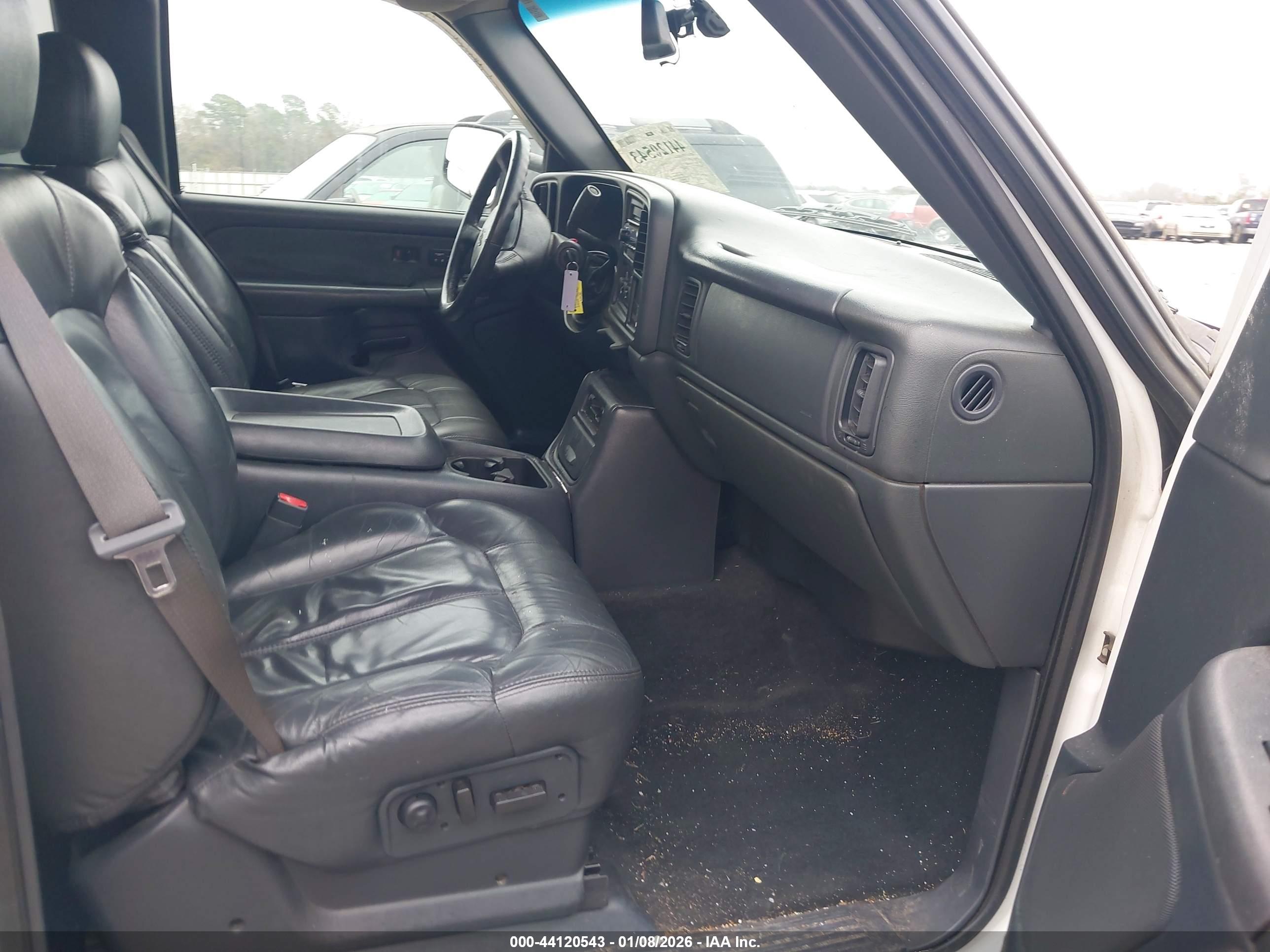 CHEVROLET SILVERADO image 5