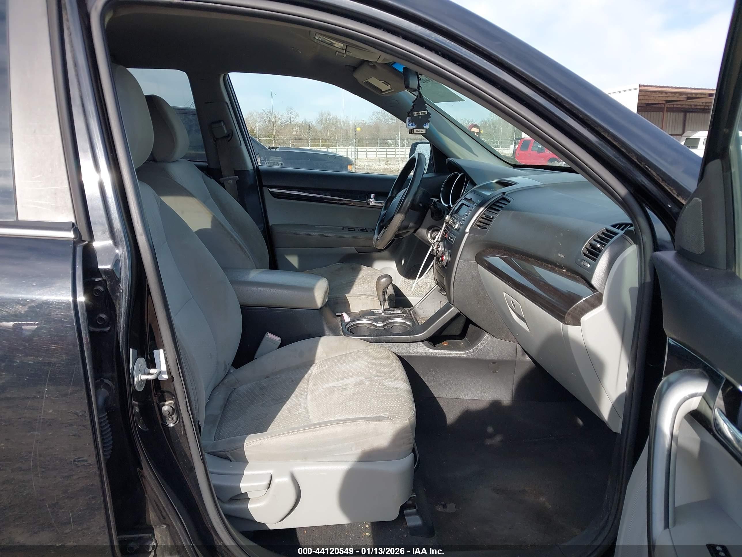 KIA SORENTO image 5