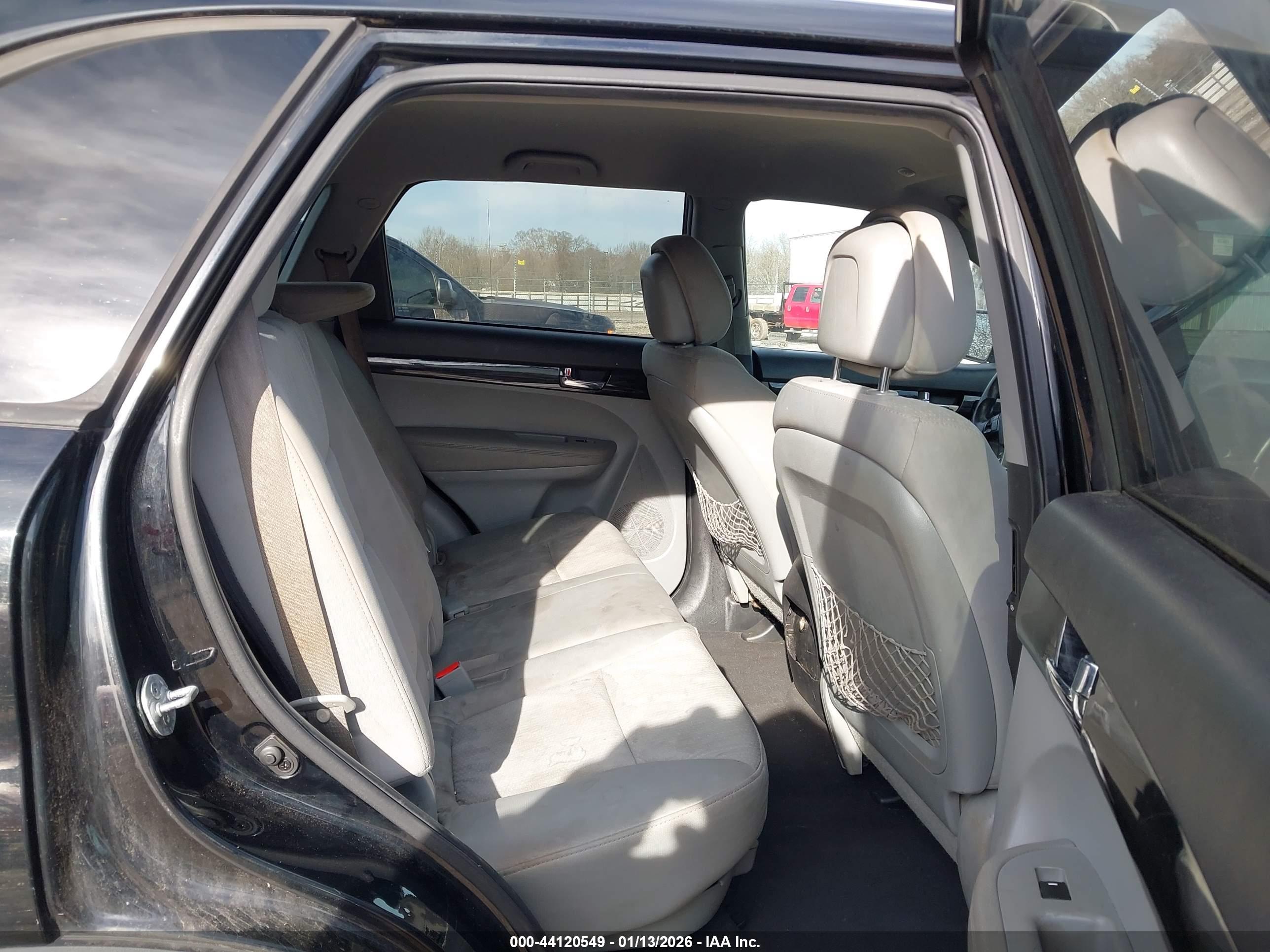 KIA SORENTO image 8