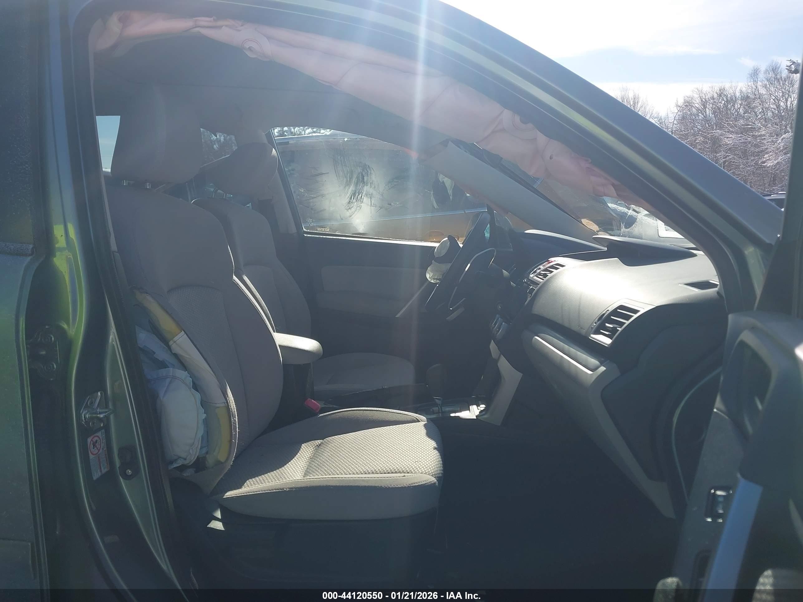 SUBARU FORESTER image 5