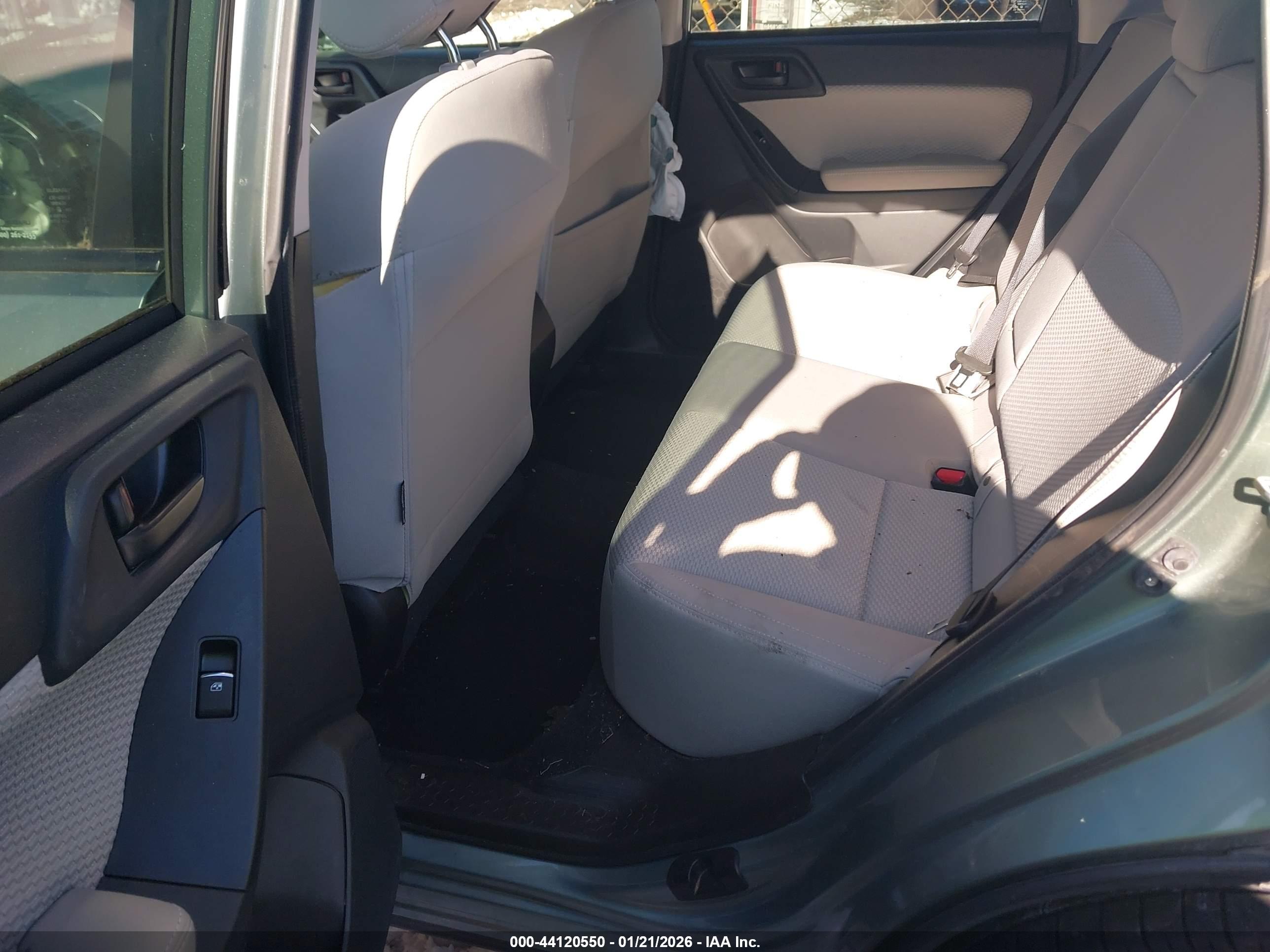 SUBARU FORESTER image 8