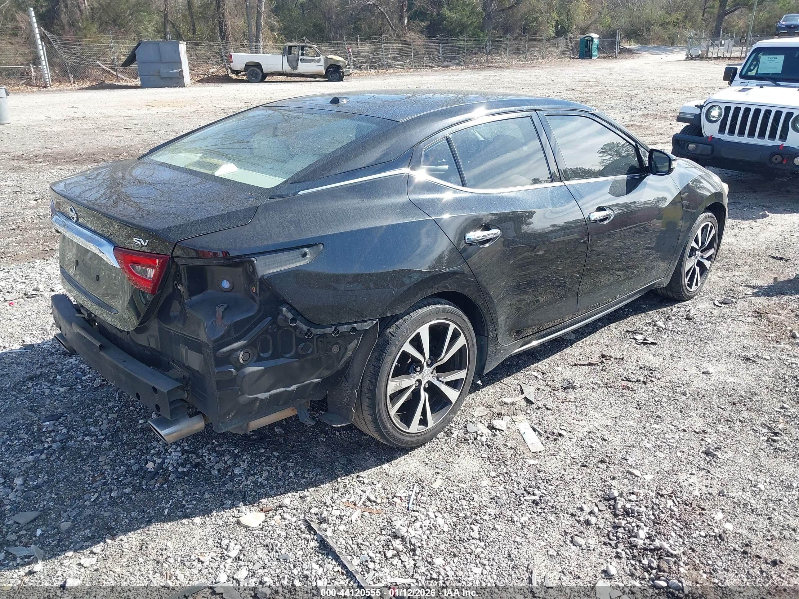 NISSAN MAXIMA image 4