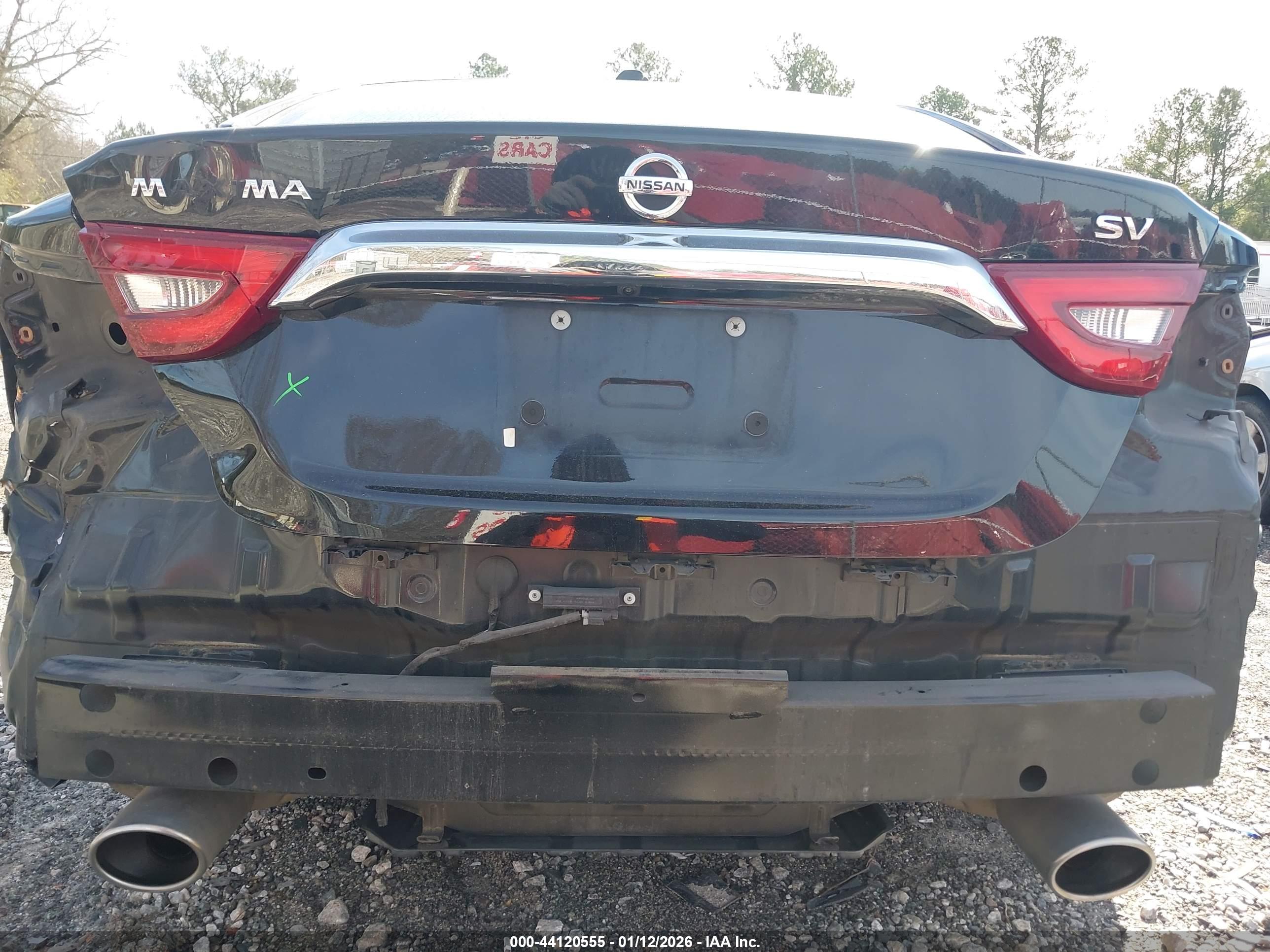 NISSAN MAXIMA image 6