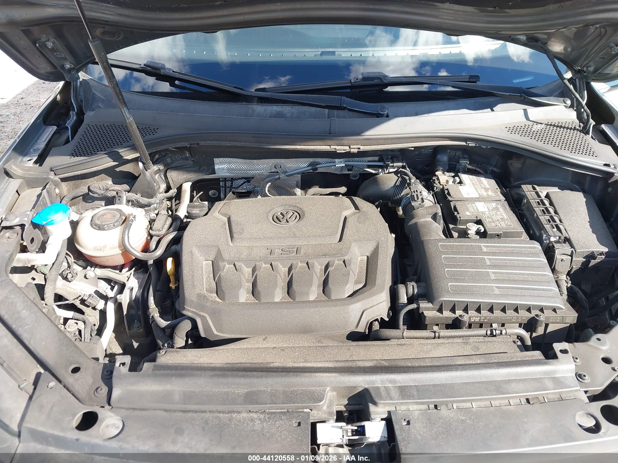 VOLKSWAGEN TIGUAN image 10