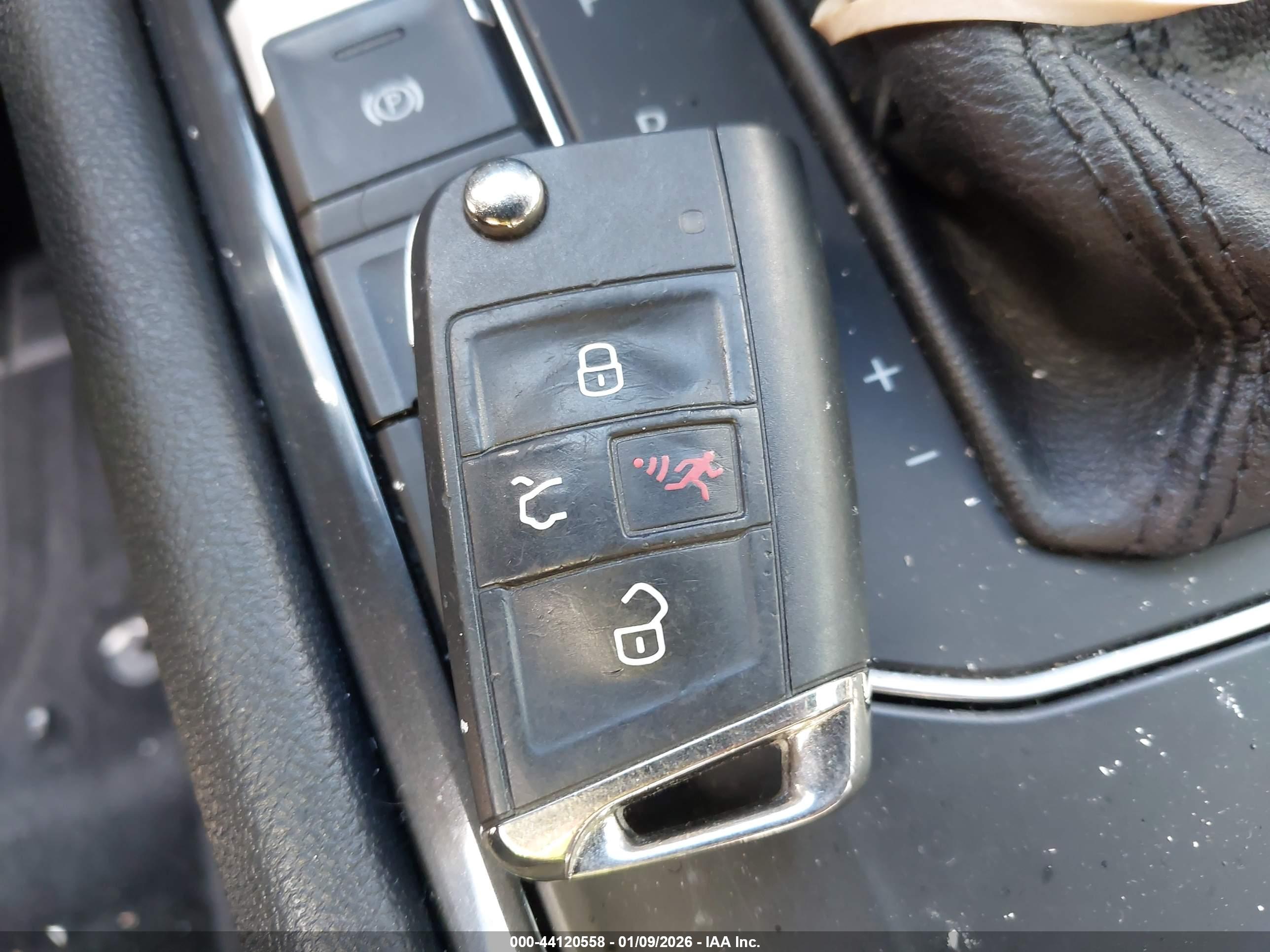 VOLKSWAGEN TIGUAN image 11