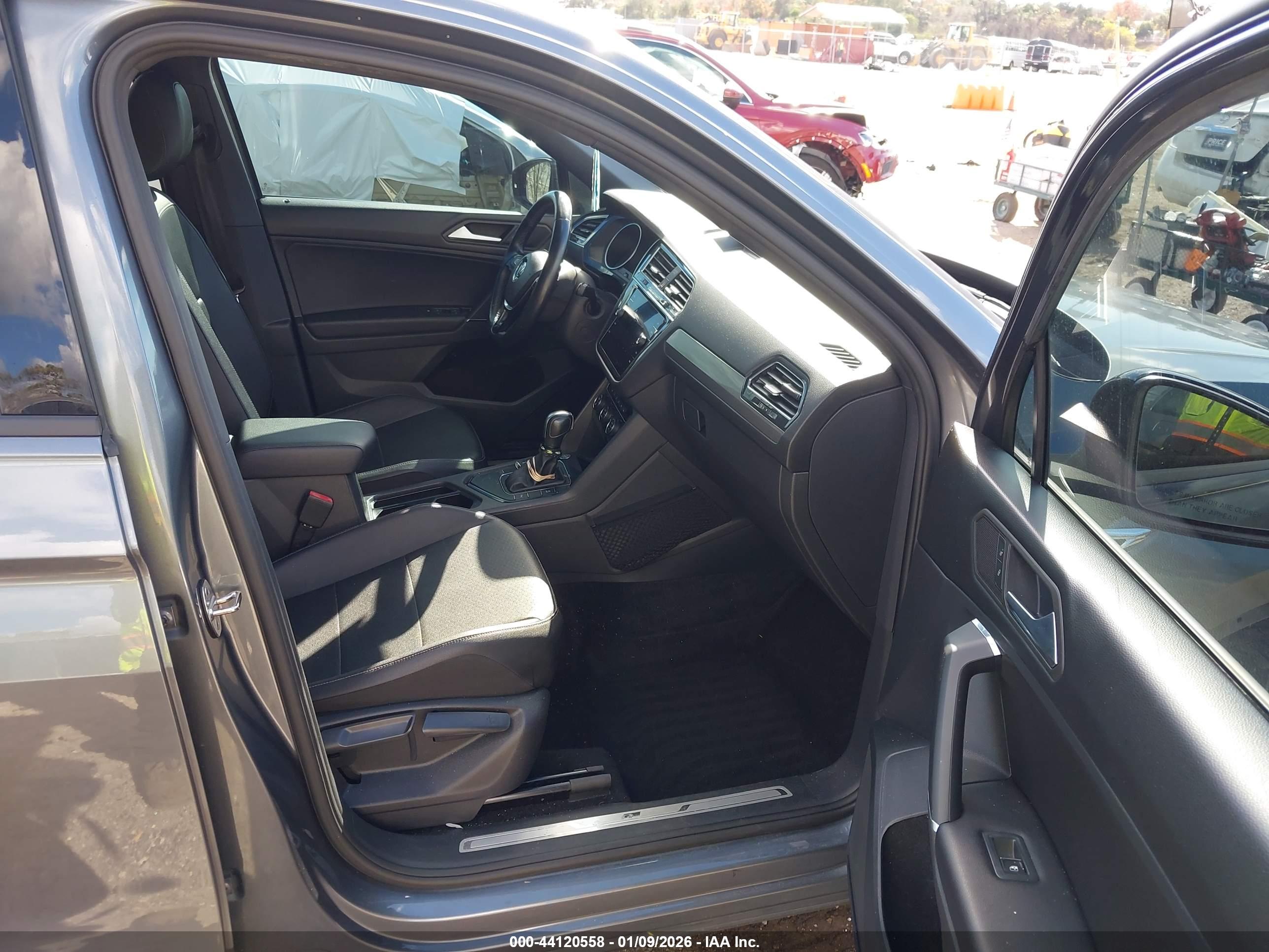 VOLKSWAGEN TIGUAN image 5
