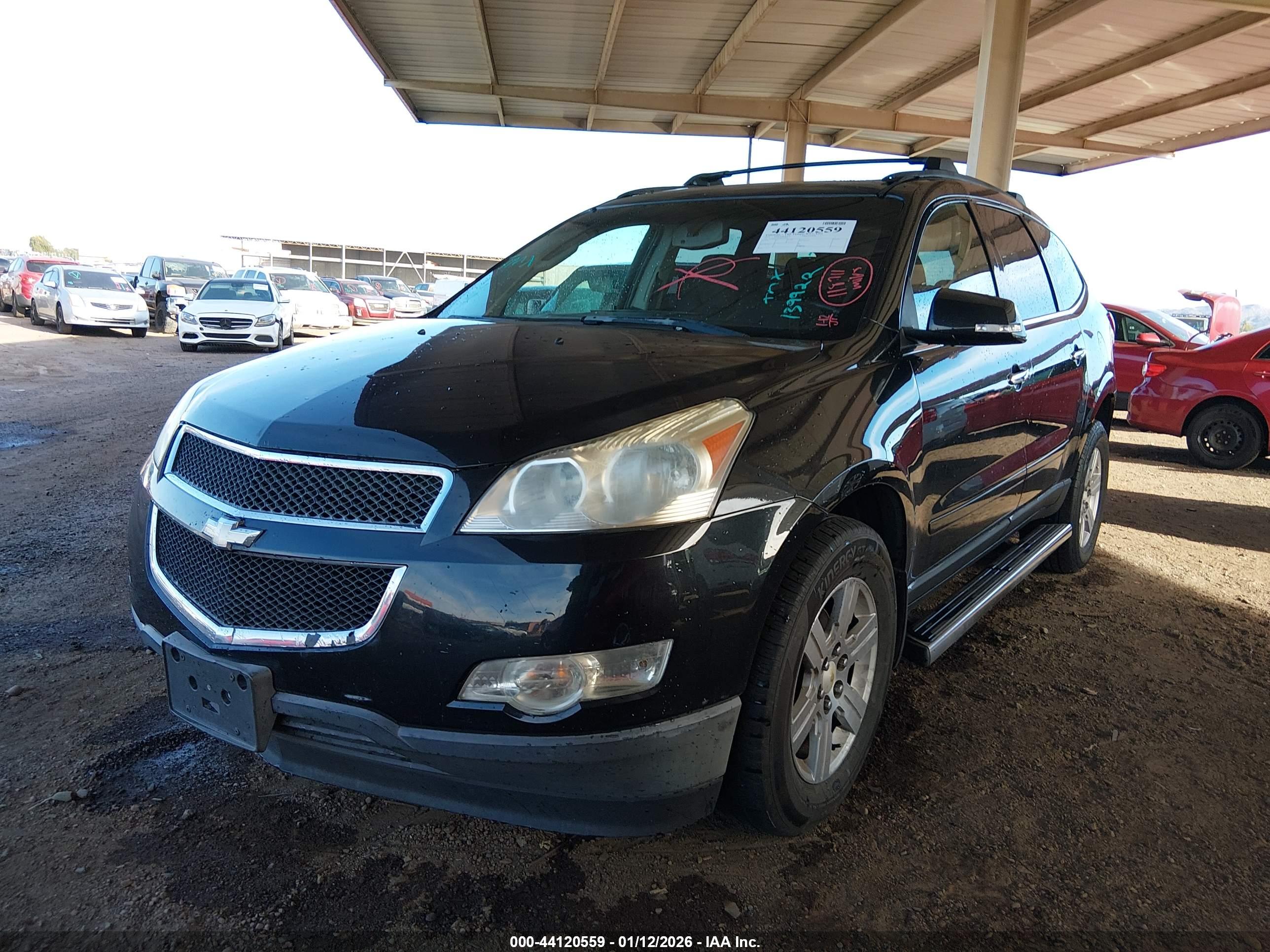CHEVROLET TRAVERSE image 2