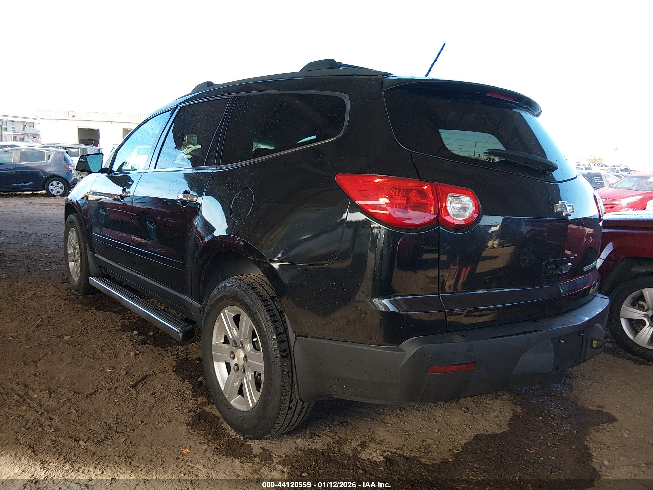 CHEVROLET TRAVERSE image 3