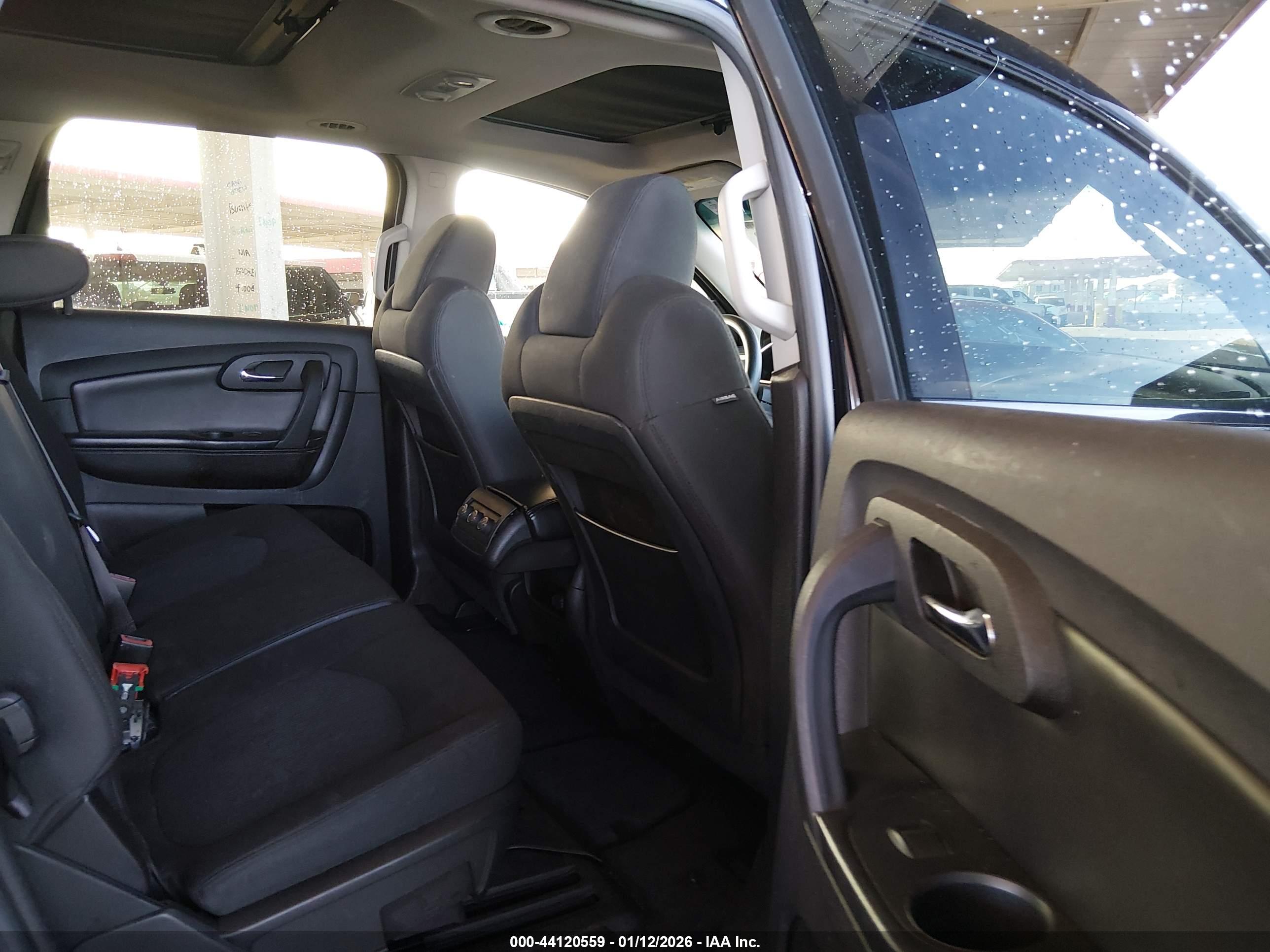 CHEVROLET TRAVERSE image 8