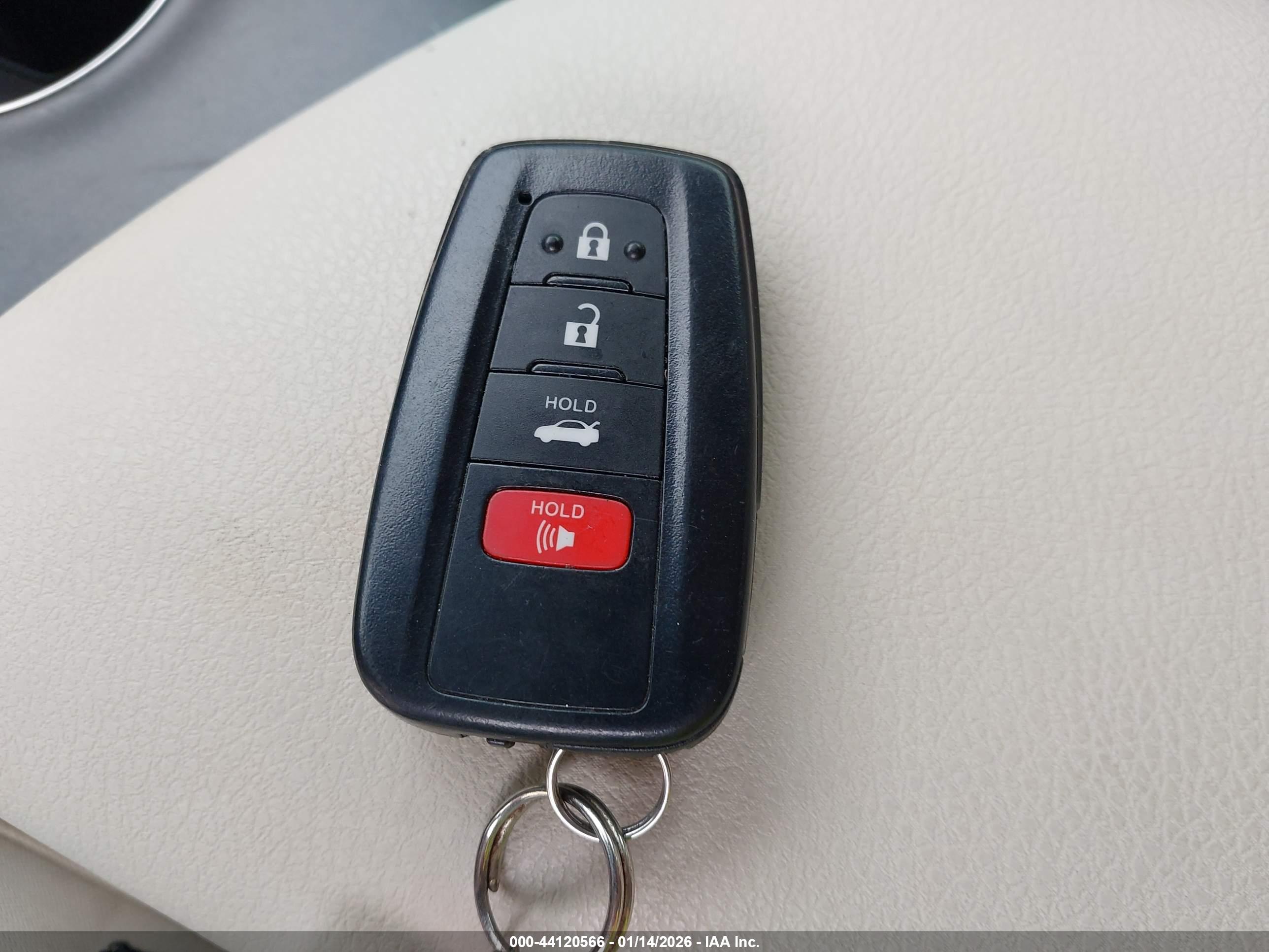TOYOTA CAMRY image 11