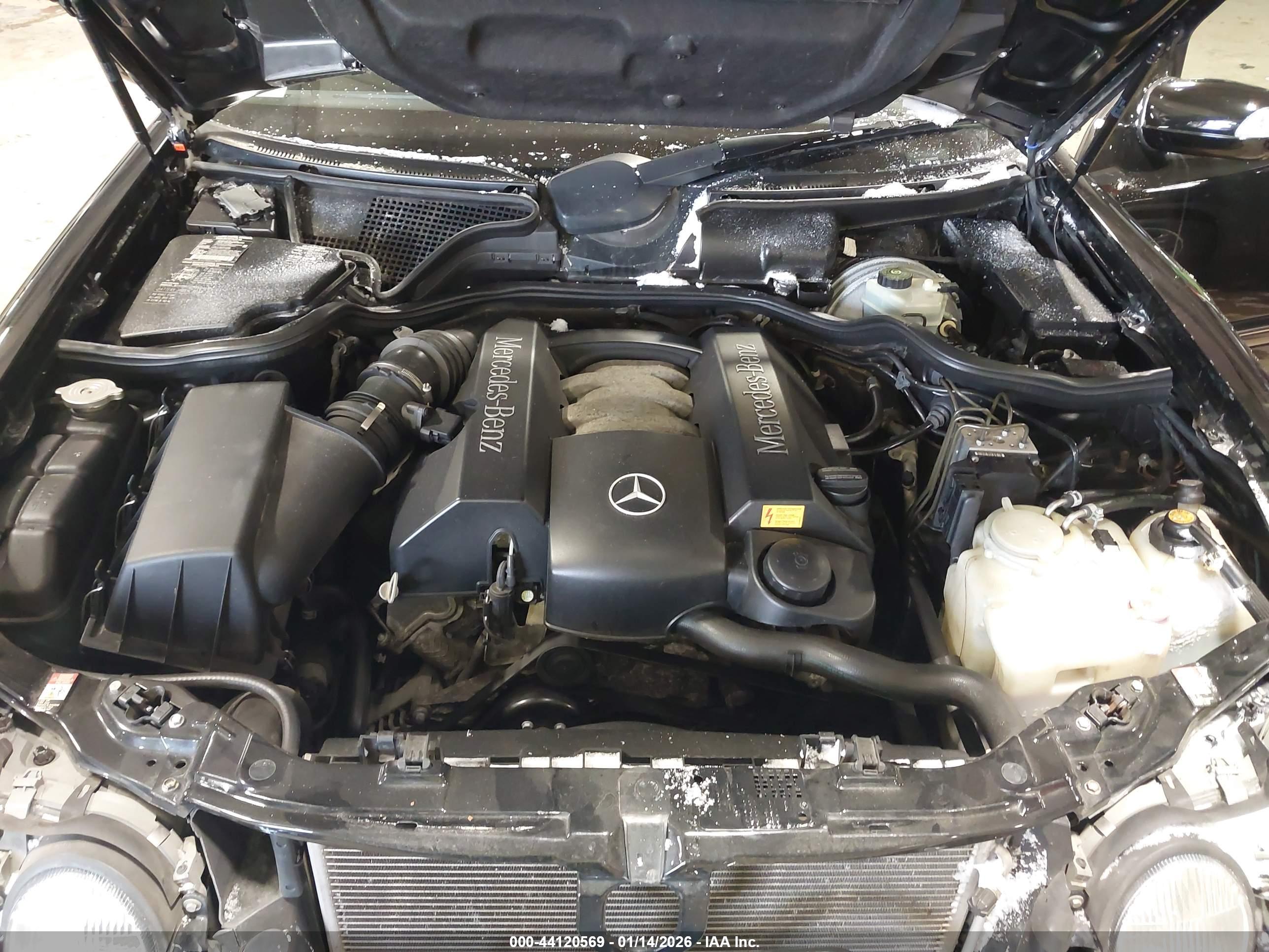 MERCEDES-BENZ E image 10