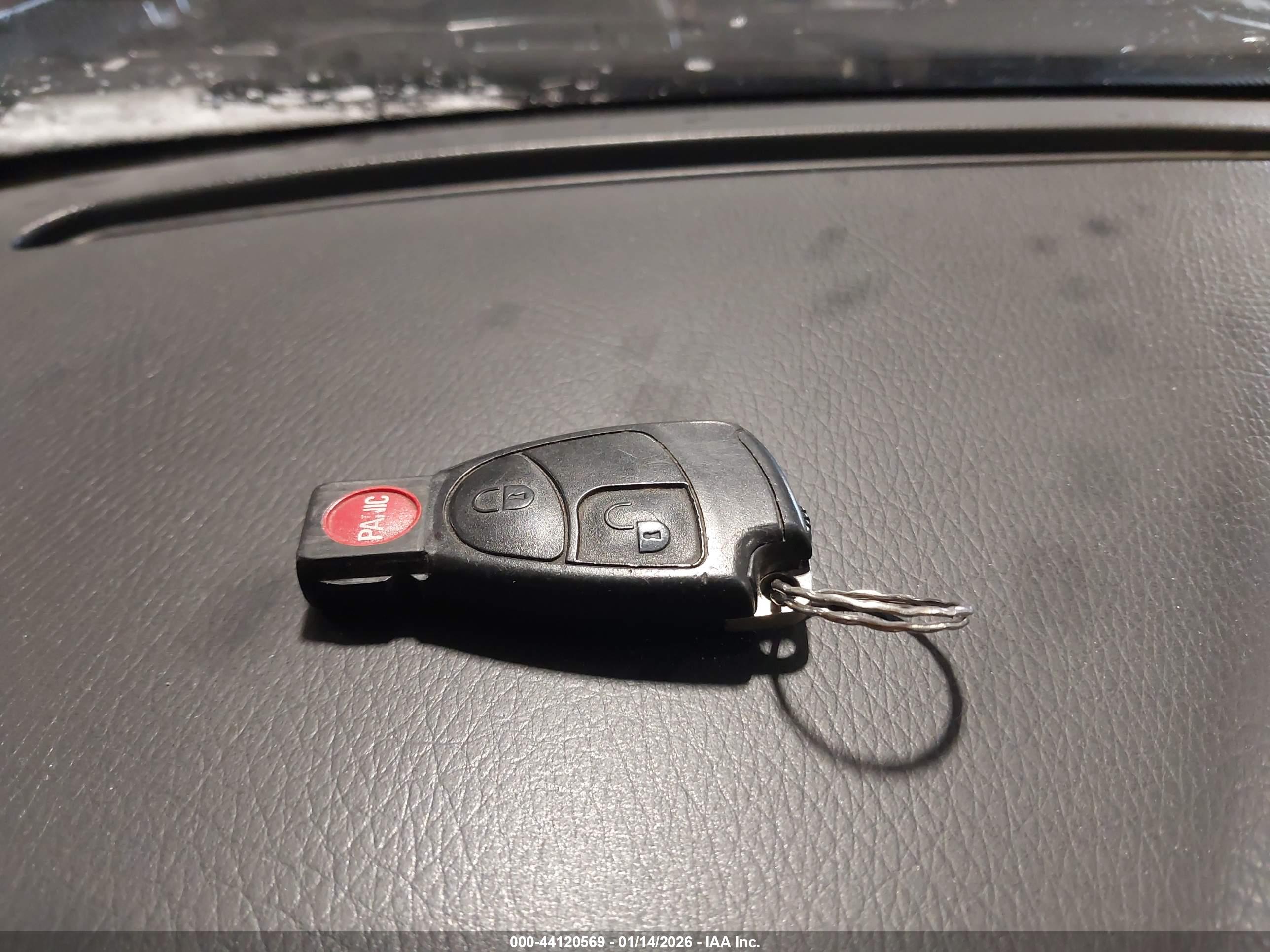 MERCEDES-BENZ E image 11