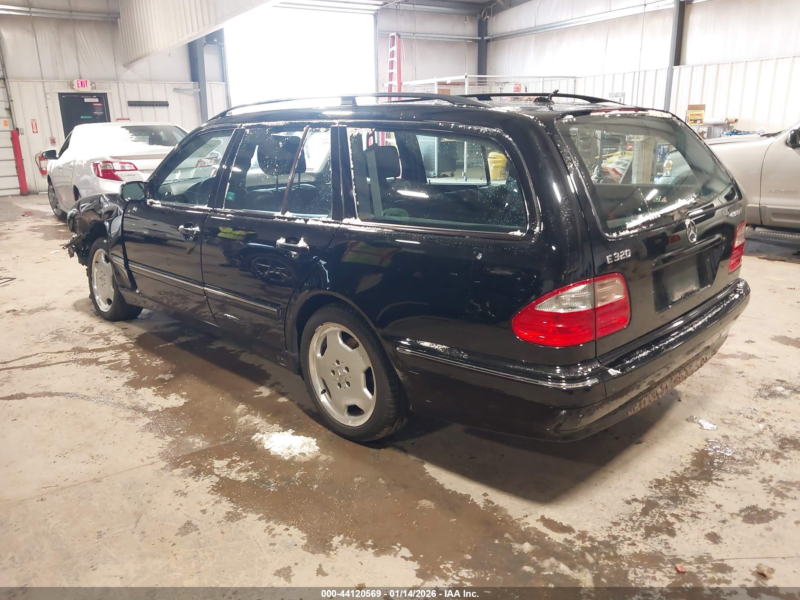 MERCEDES-BENZ E image 3