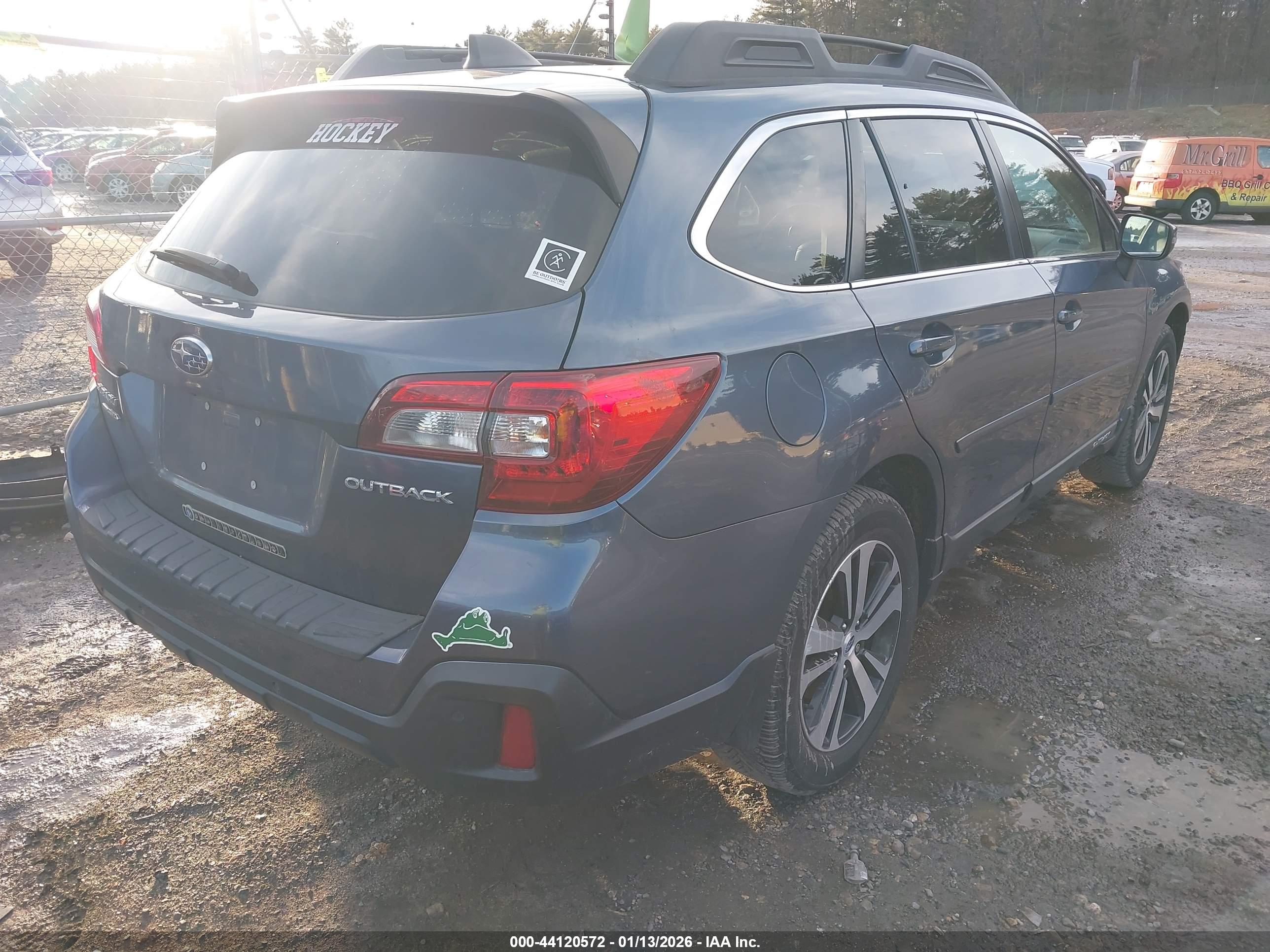 SUBARU OUTBACK image 4