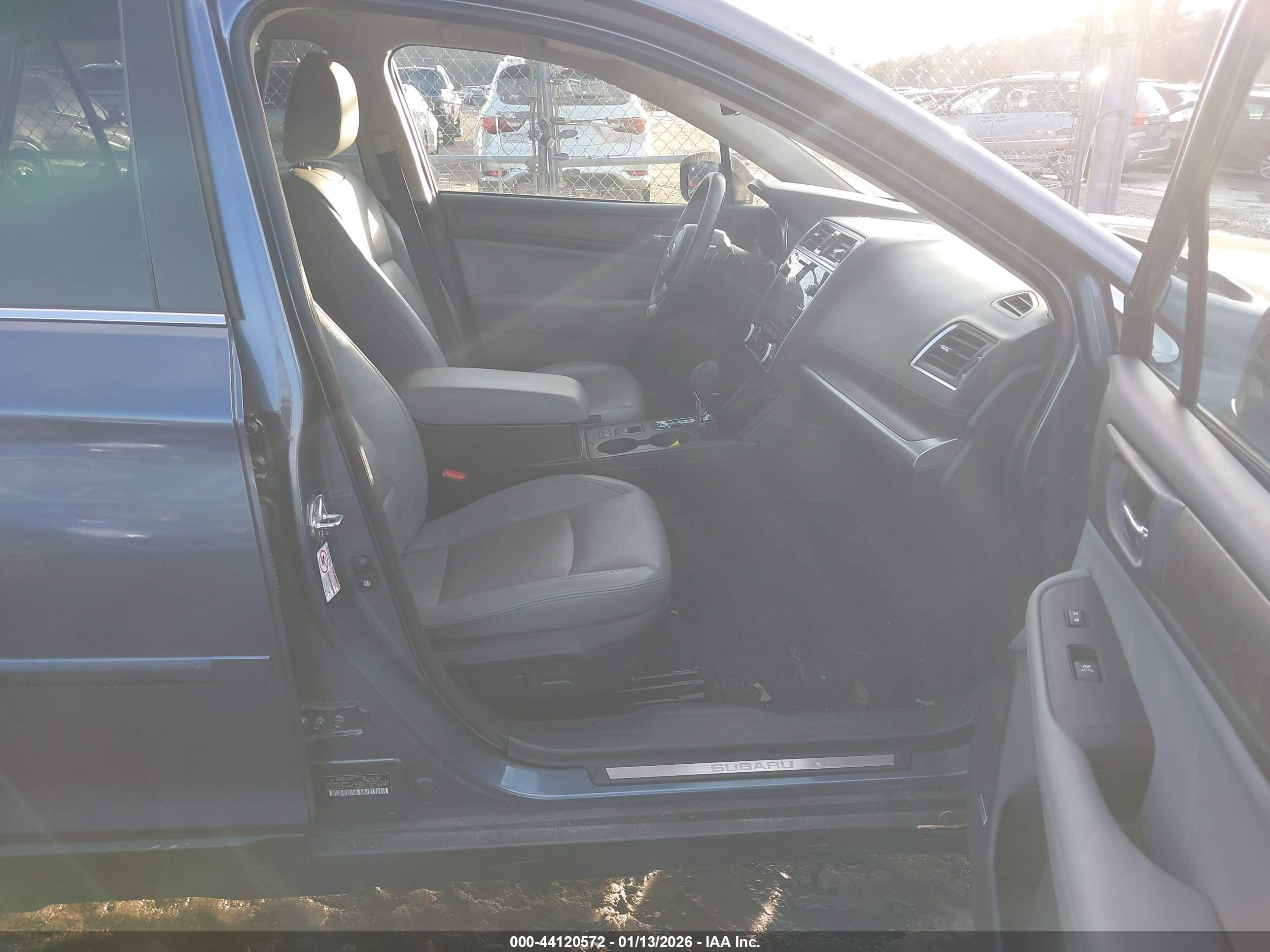 SUBARU OUTBACK image 5