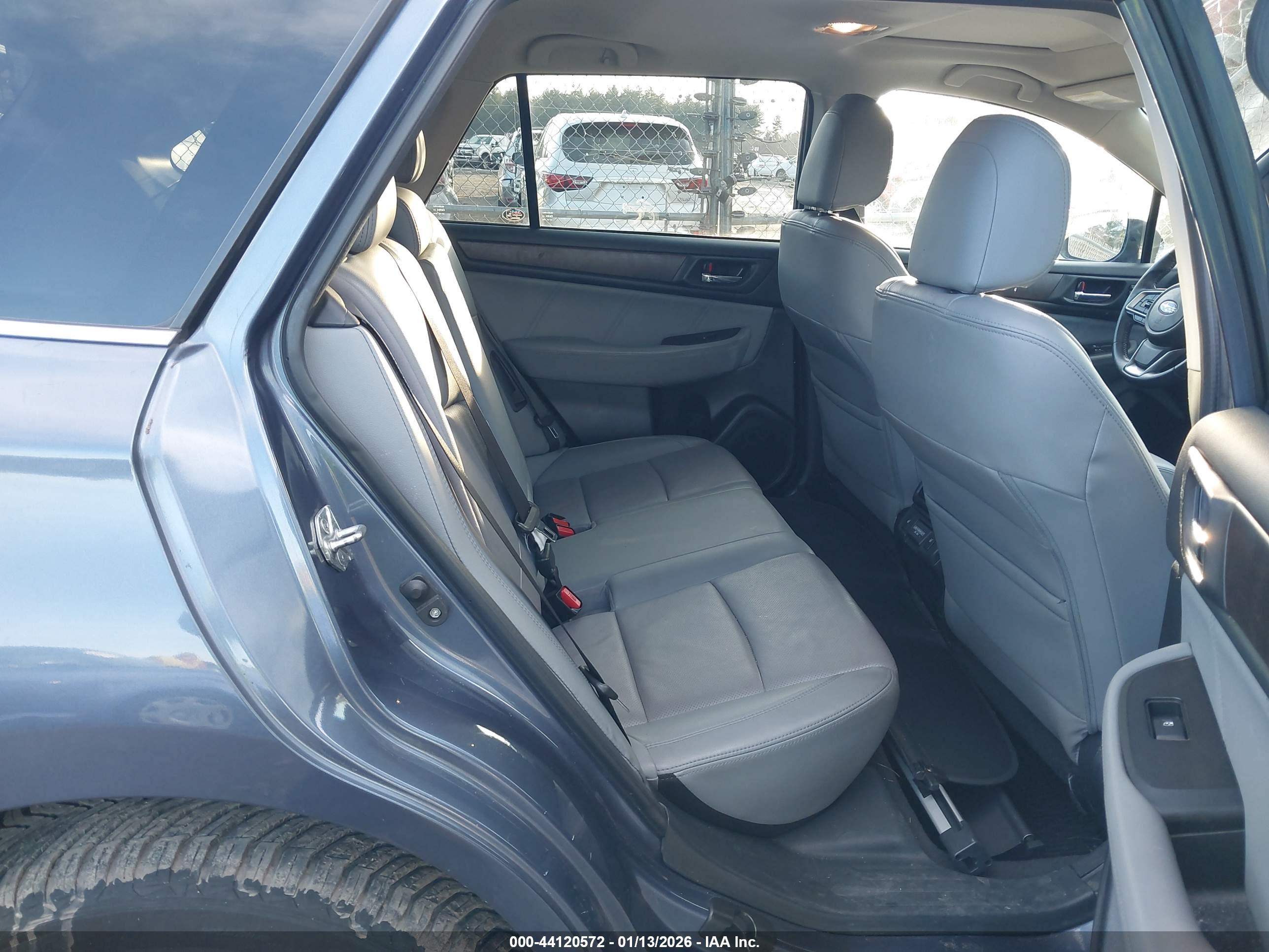 SUBARU OUTBACK image 8