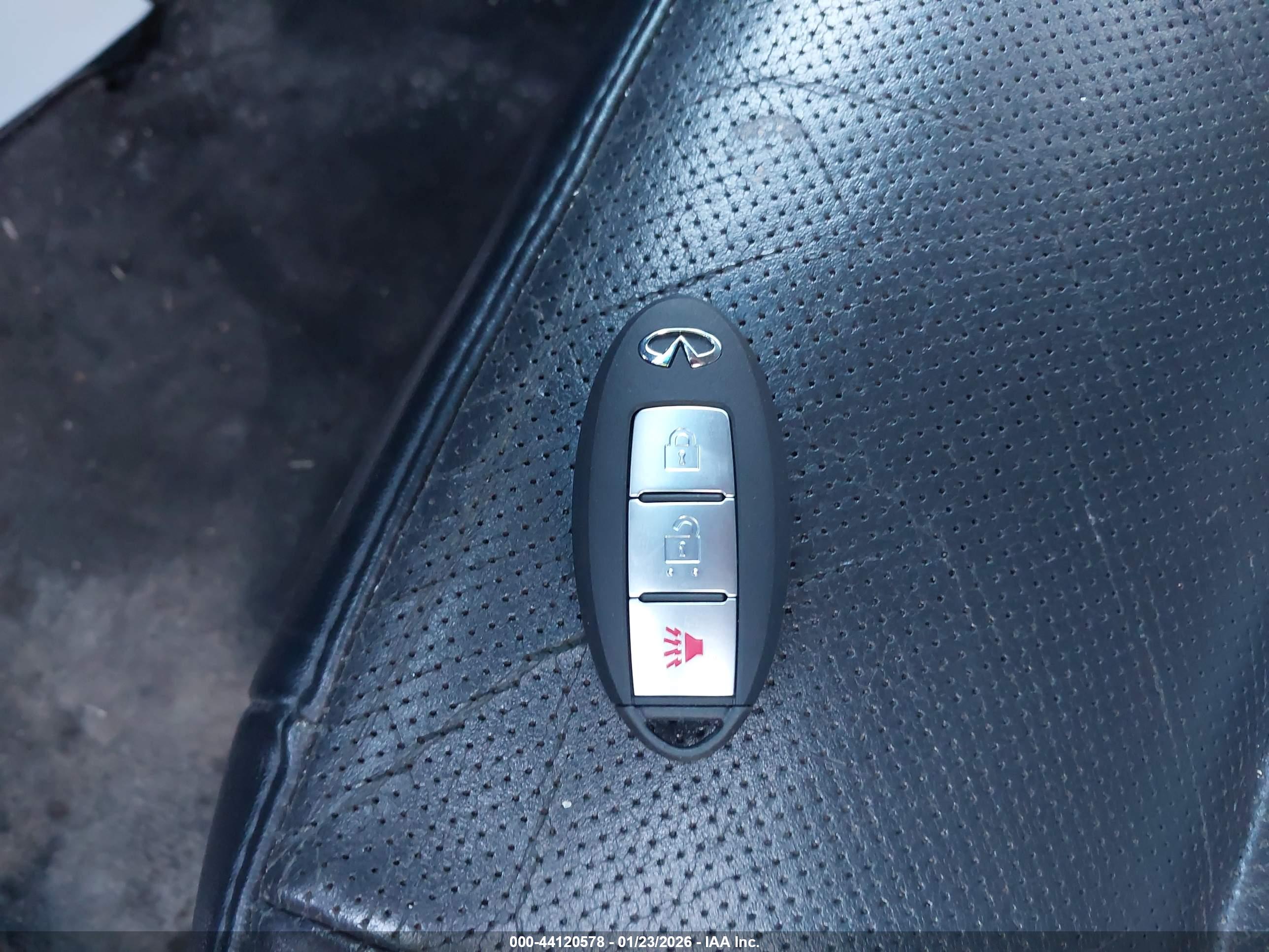 INFINITI FX35 image 11