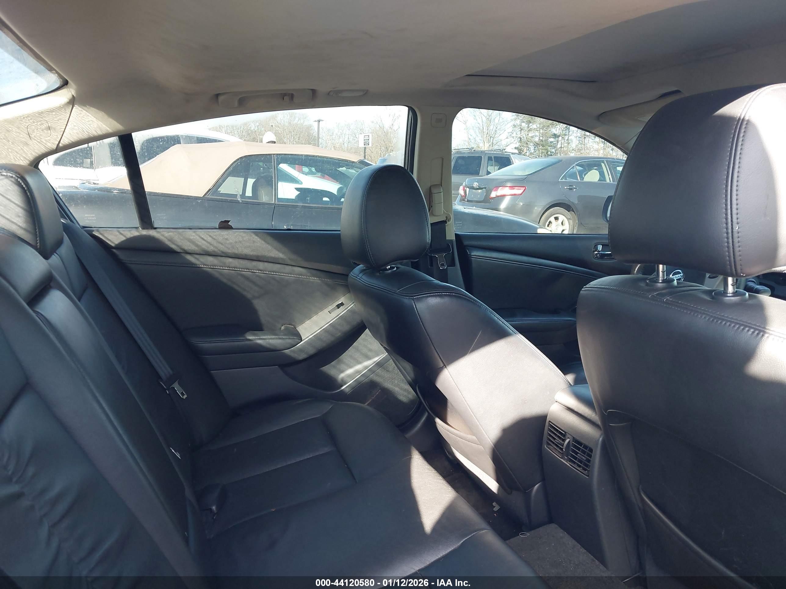 NISSAN ALTIMA image 8