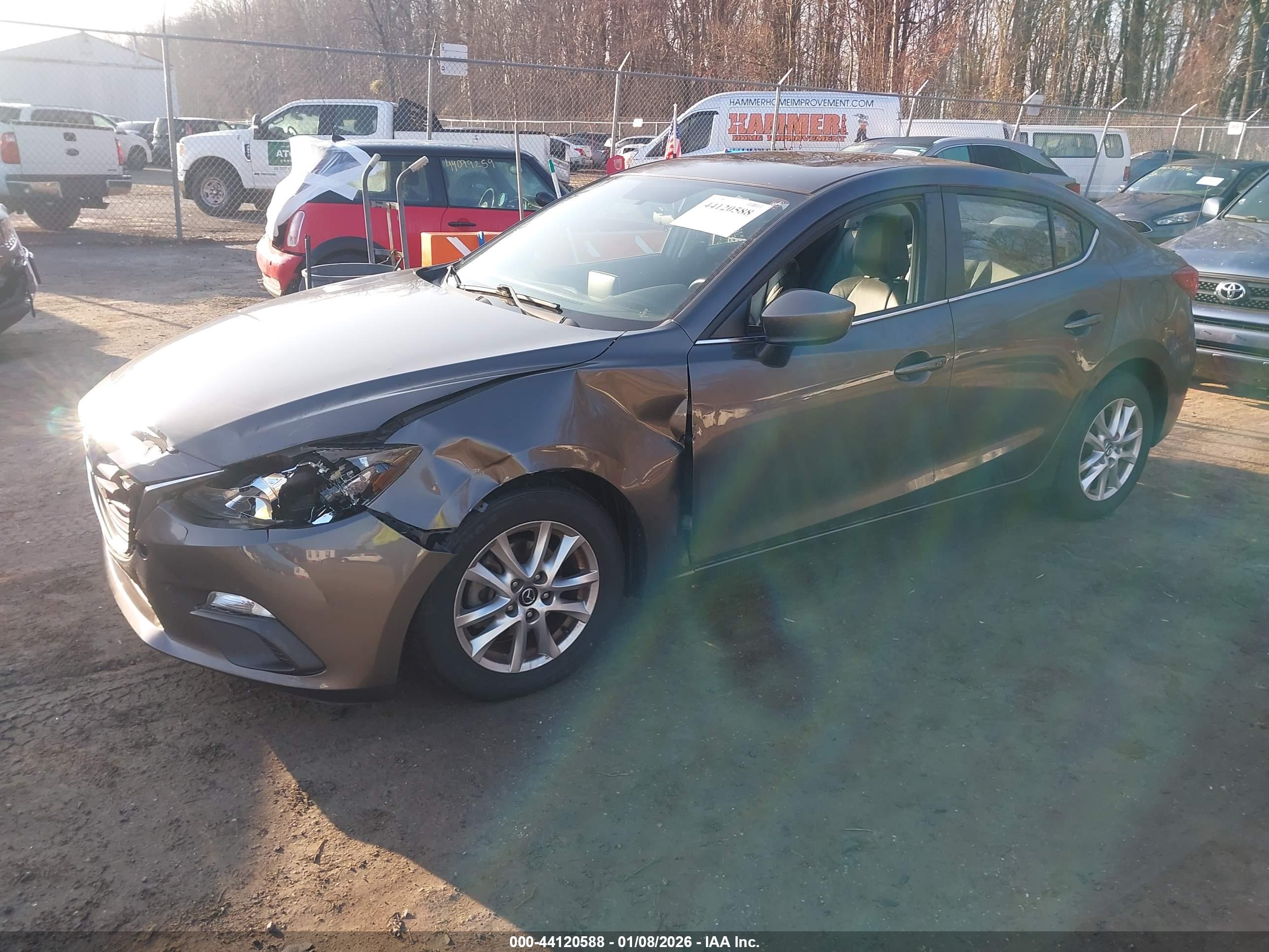 MAZDA MAZDA3 image 2