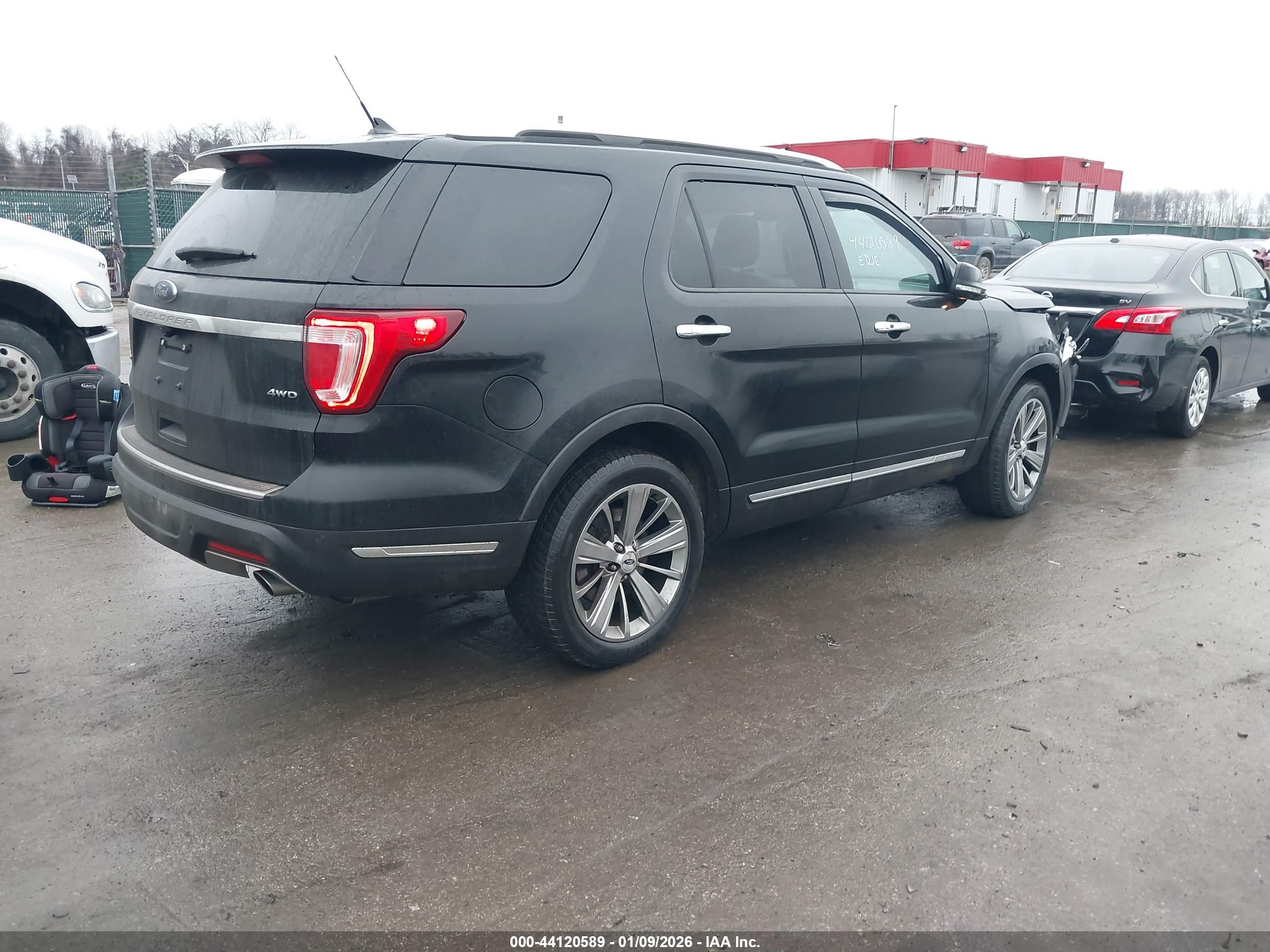 FORD EXPLORER image 4