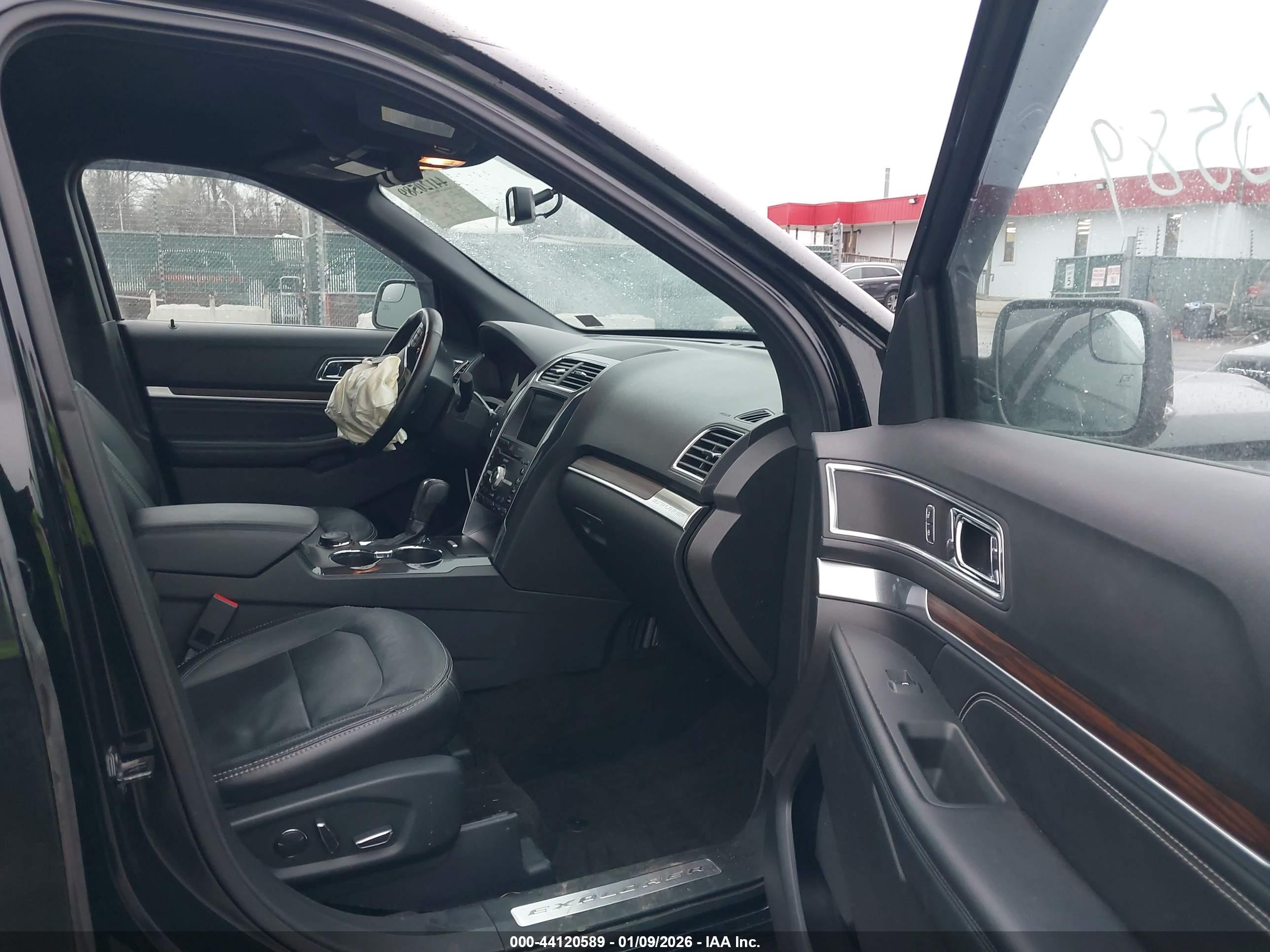 FORD EXPLORER image 5