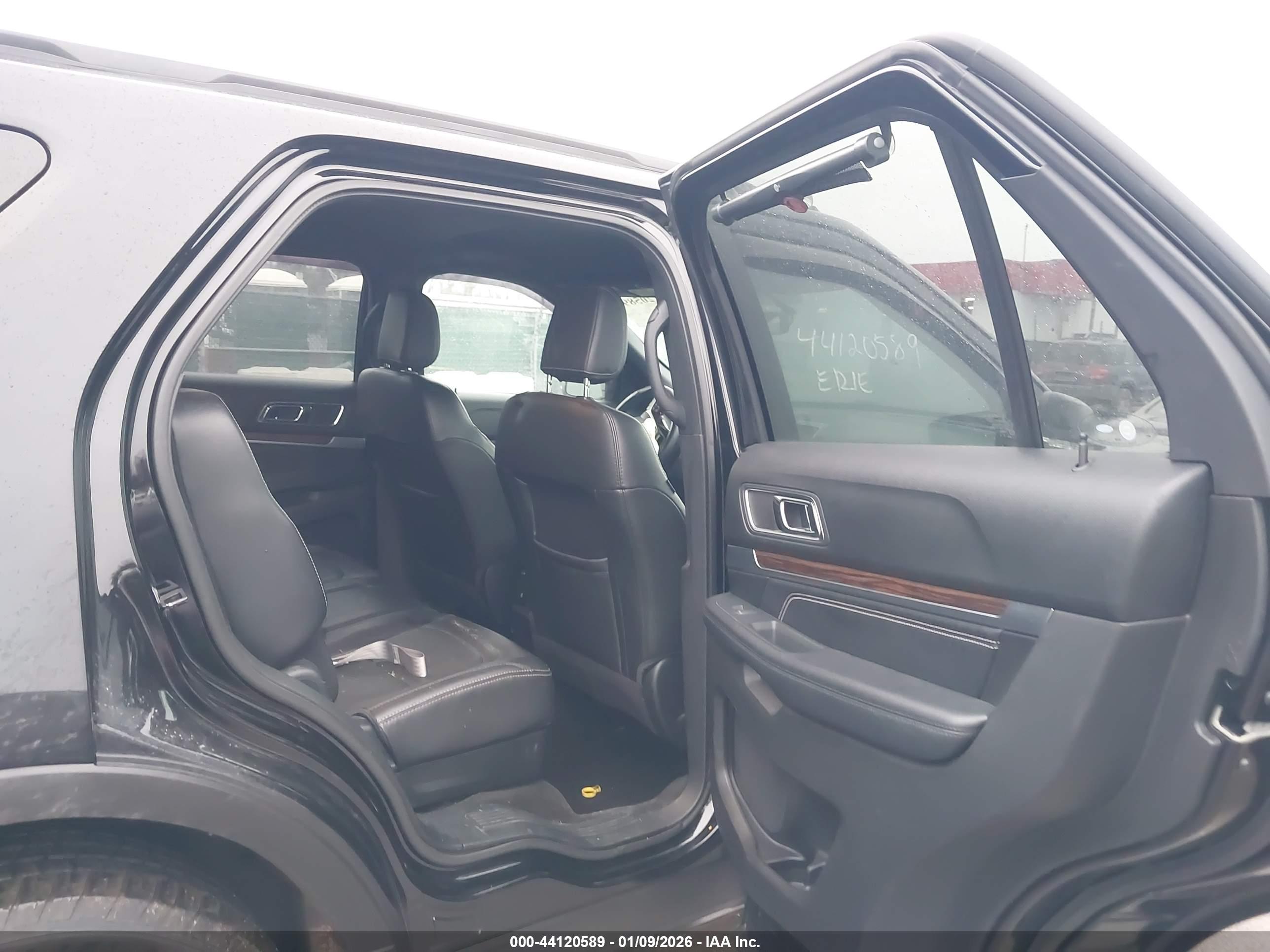 FORD EXPLORER image 8