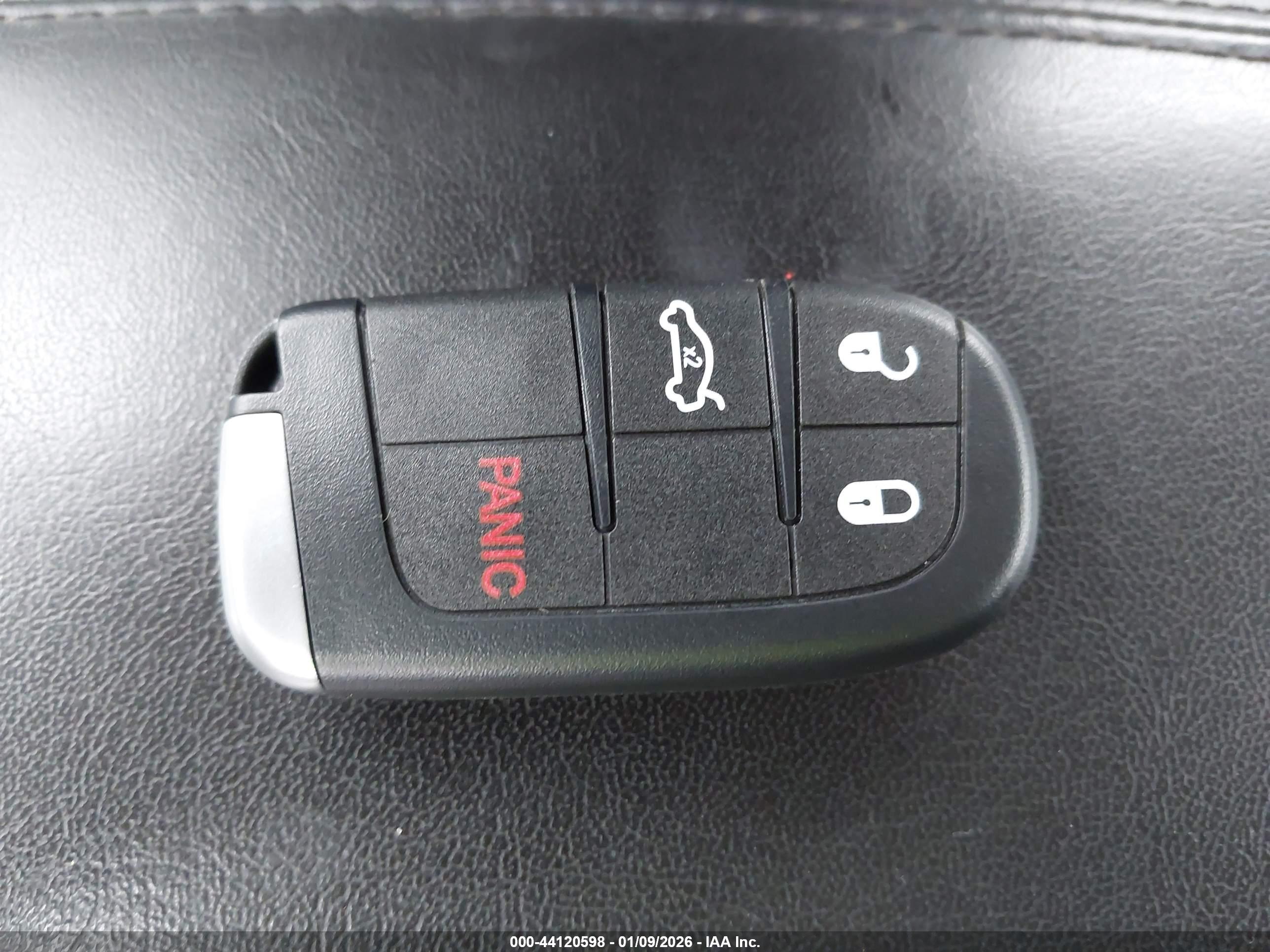 CHRYSLER 200 image 11