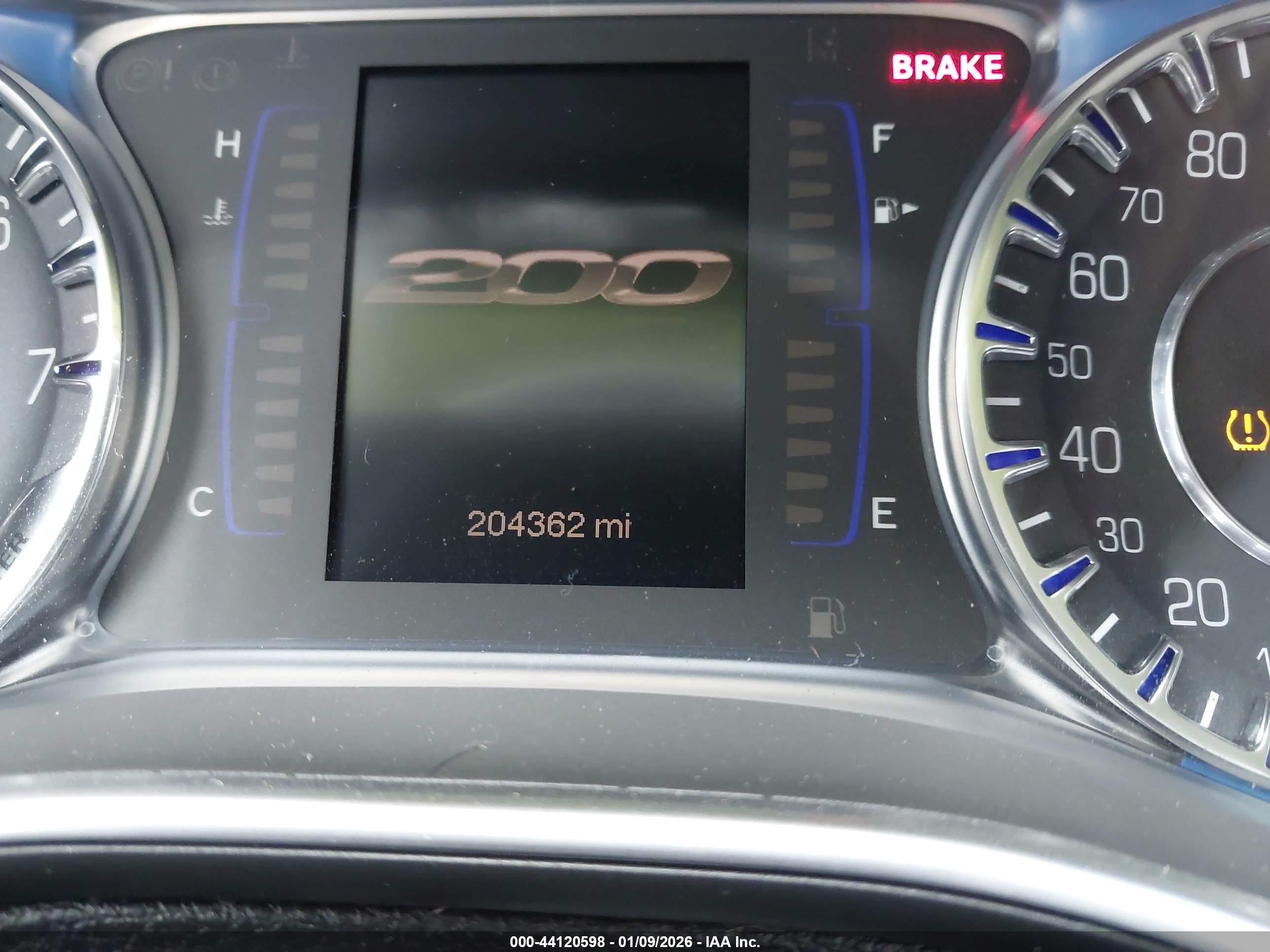 CHRYSLER 200 image 7