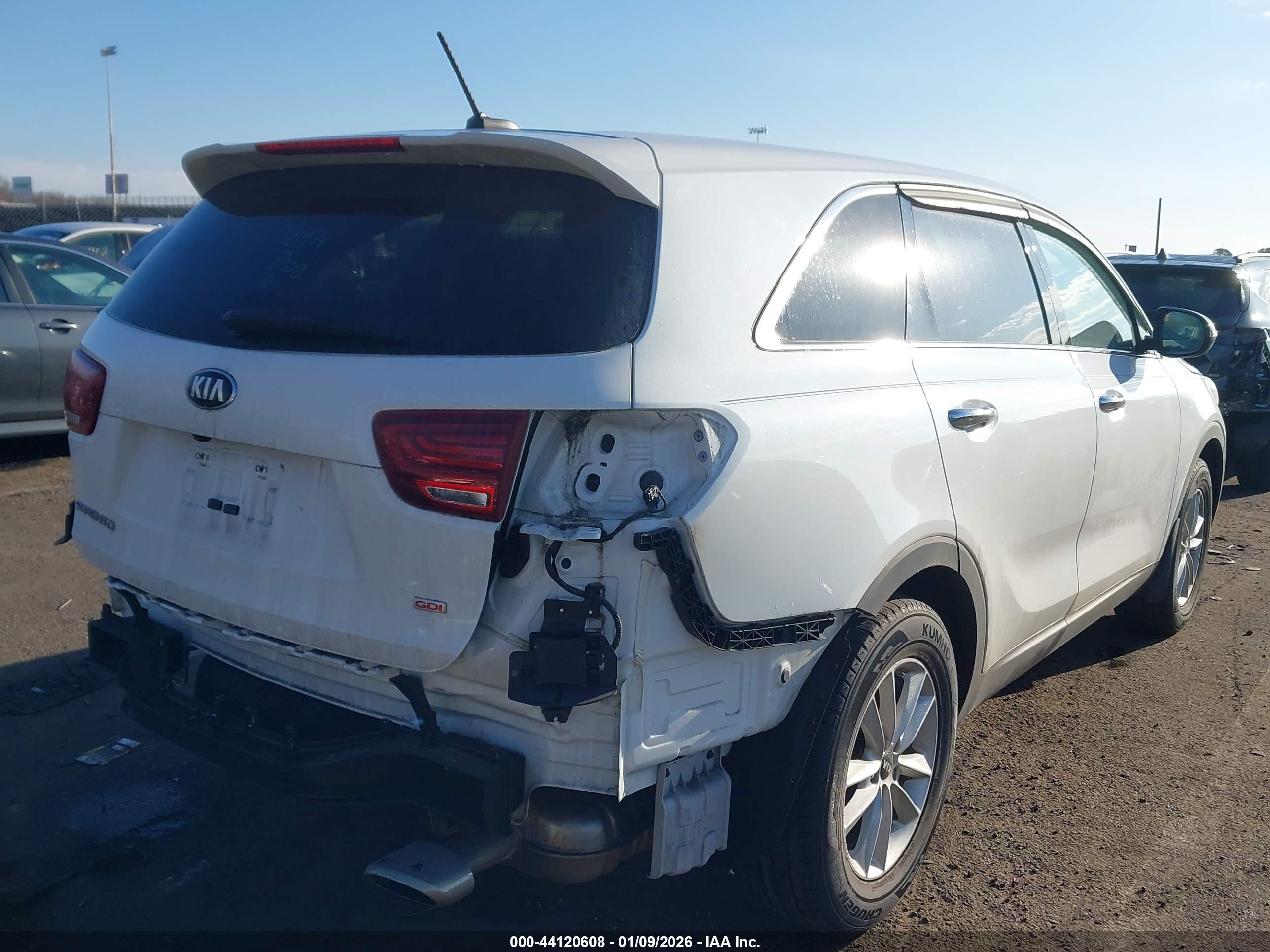 KIA SORENTO image 4