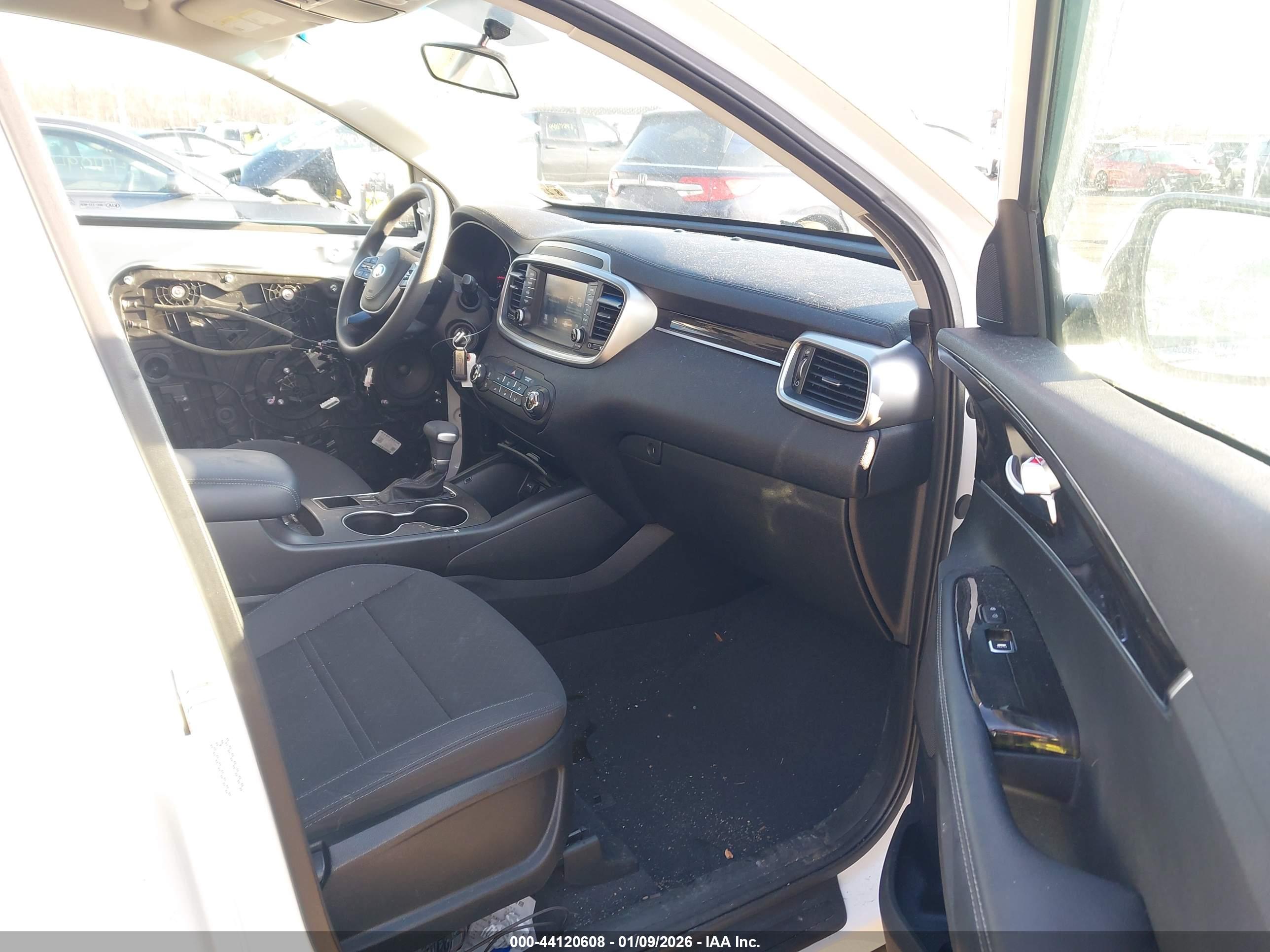 KIA SORENTO image 5