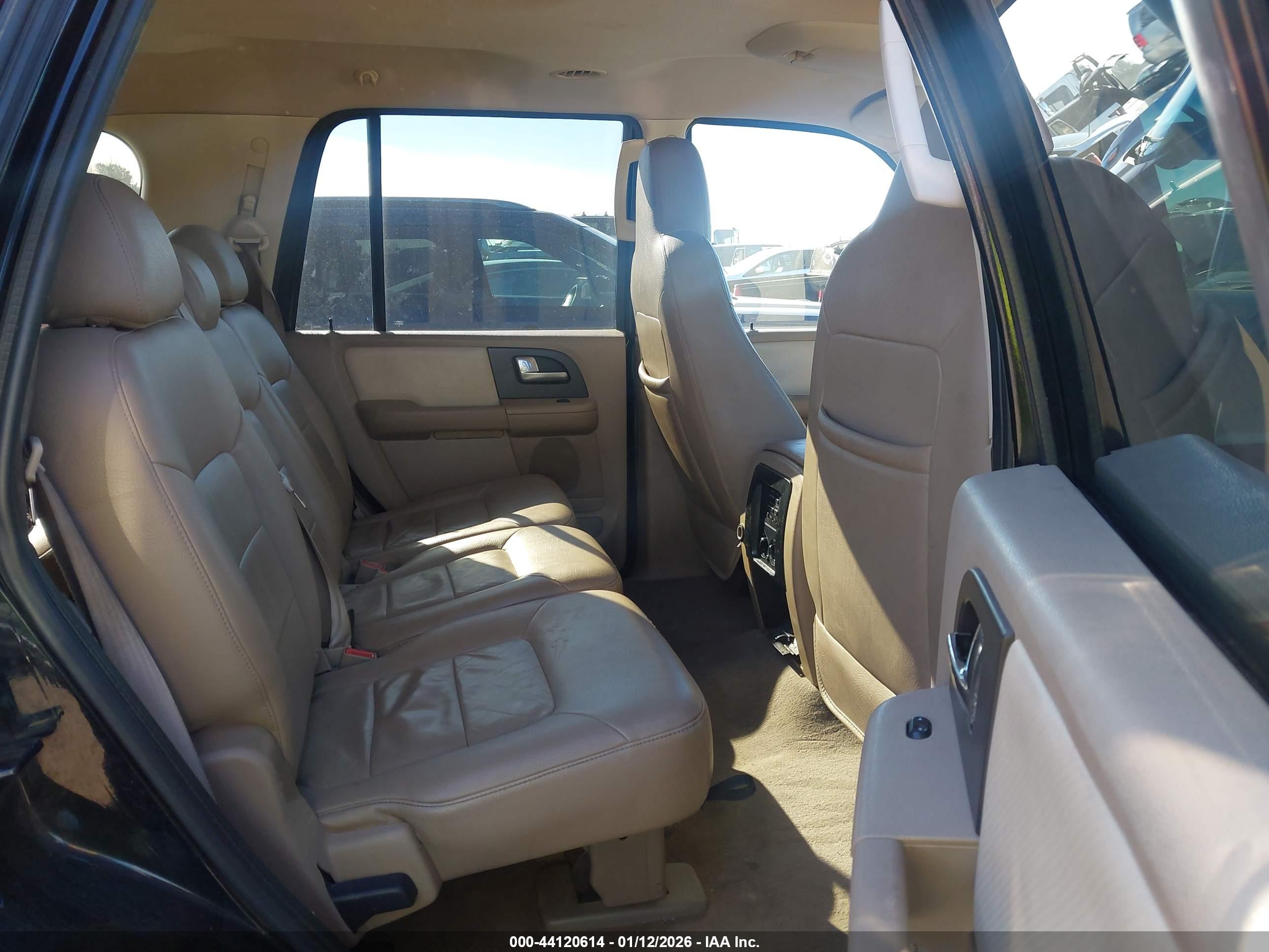 FORD EXPEDITION image 8