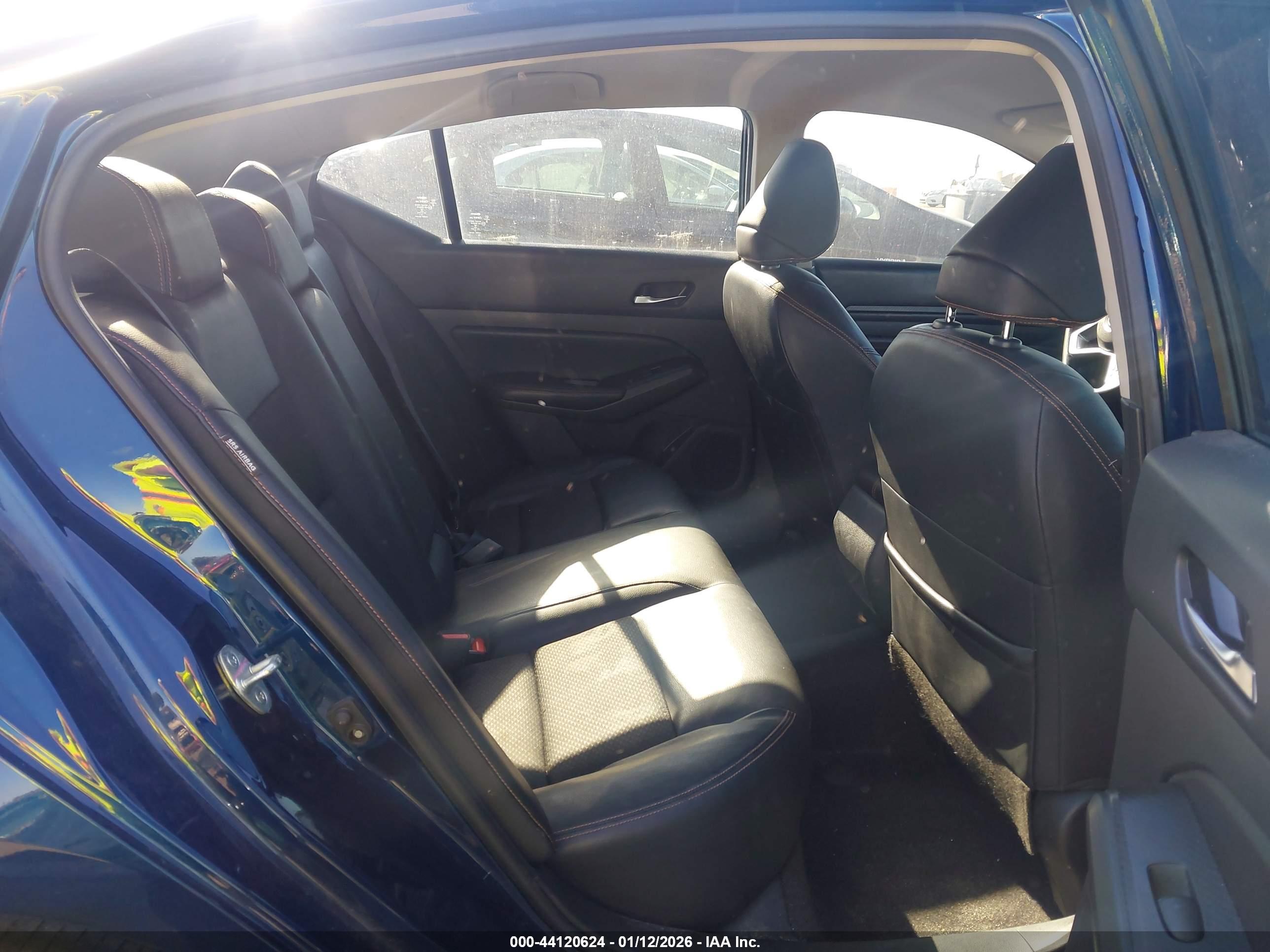 NISSAN ALTIMA image 8