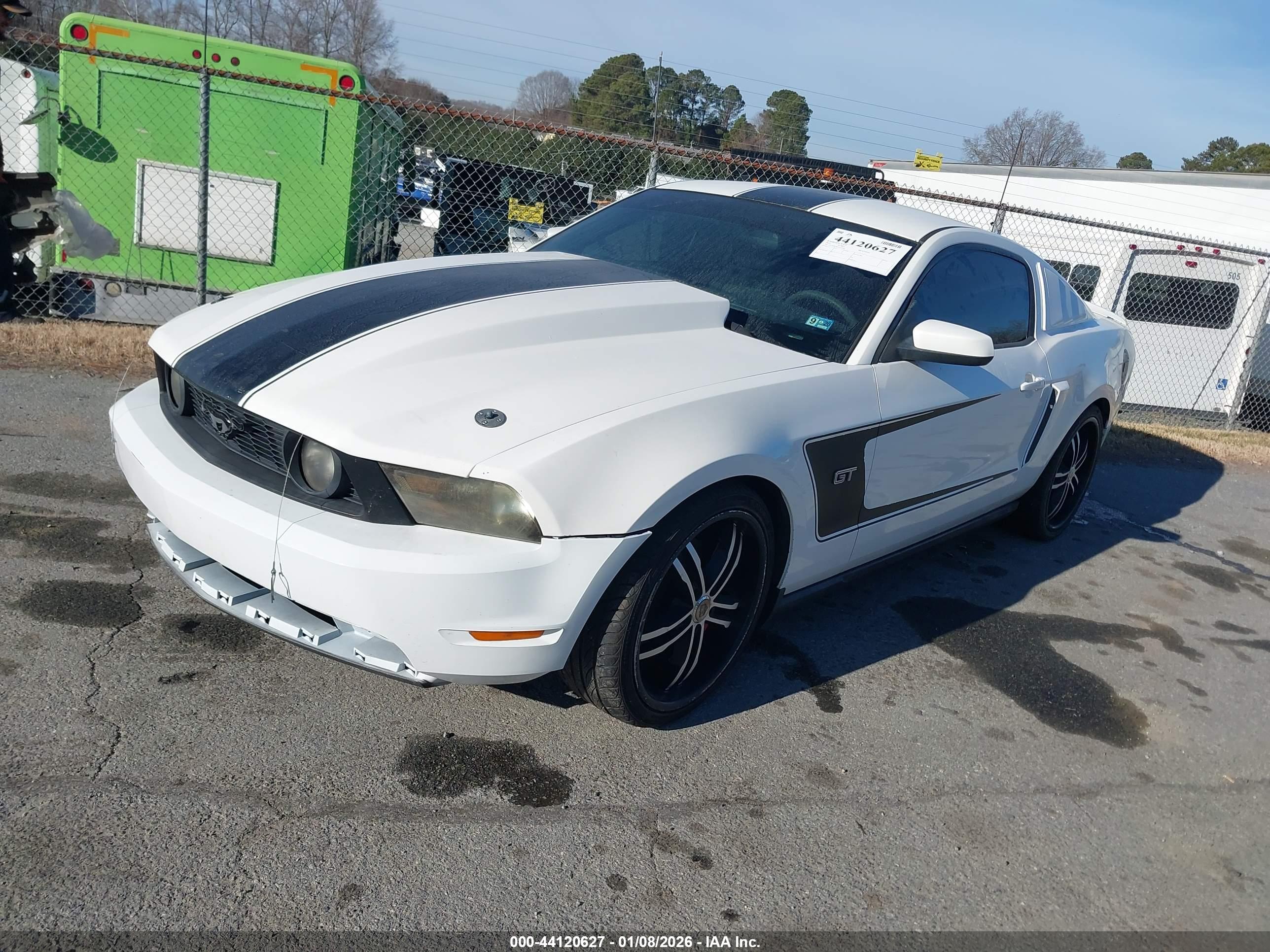 FORD MUSTANG image 2