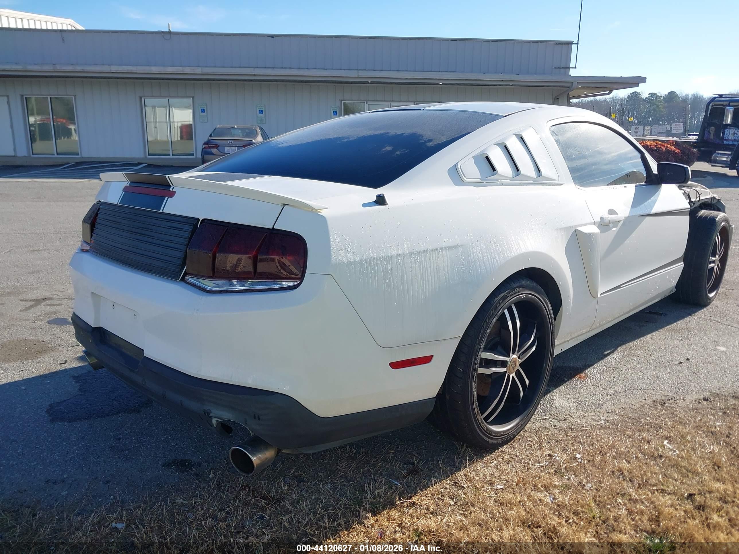 FORD MUSTANG image 4