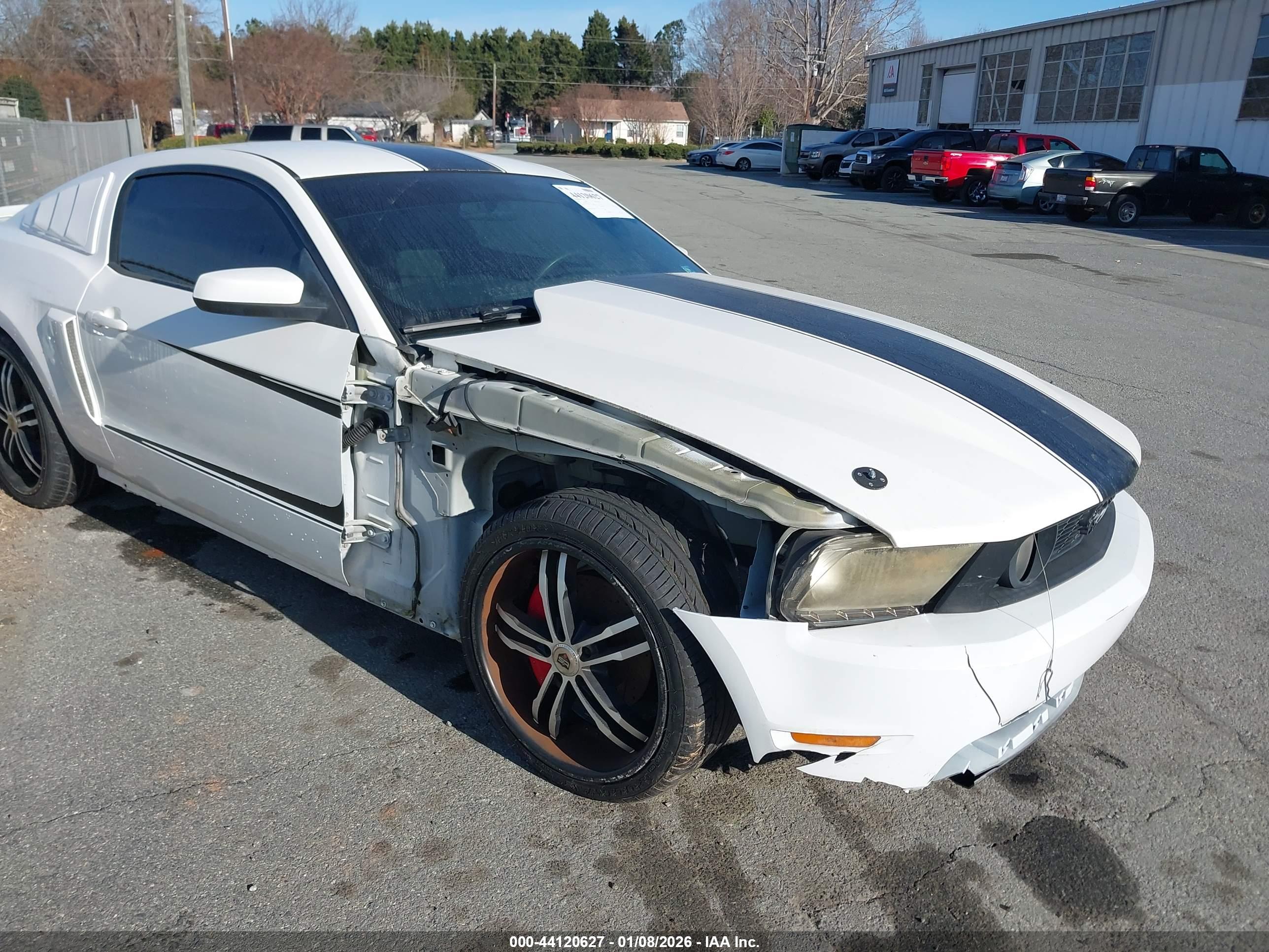 FORD MUSTANG image 6