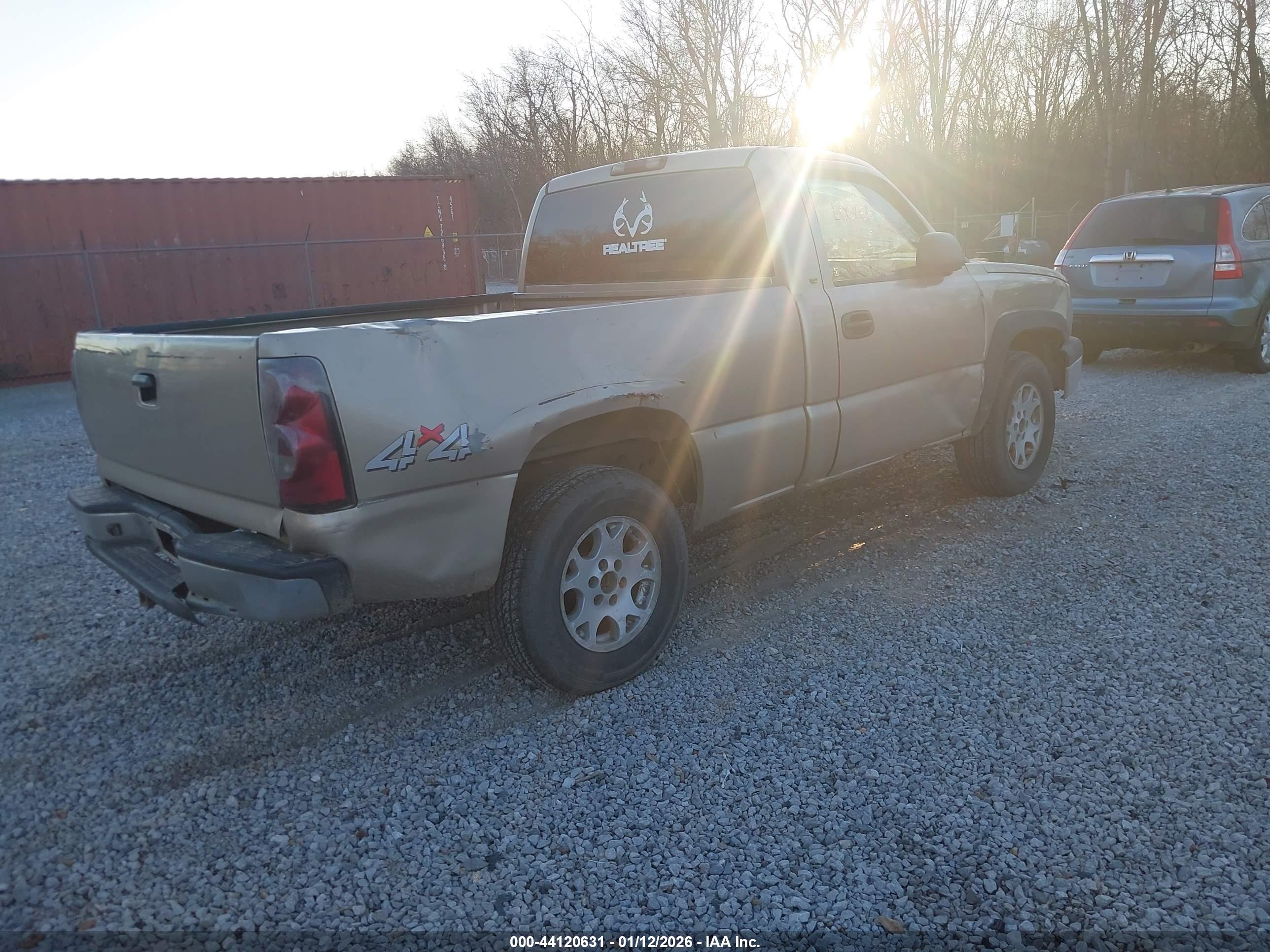 CHEVROLET SILVERADO image 4