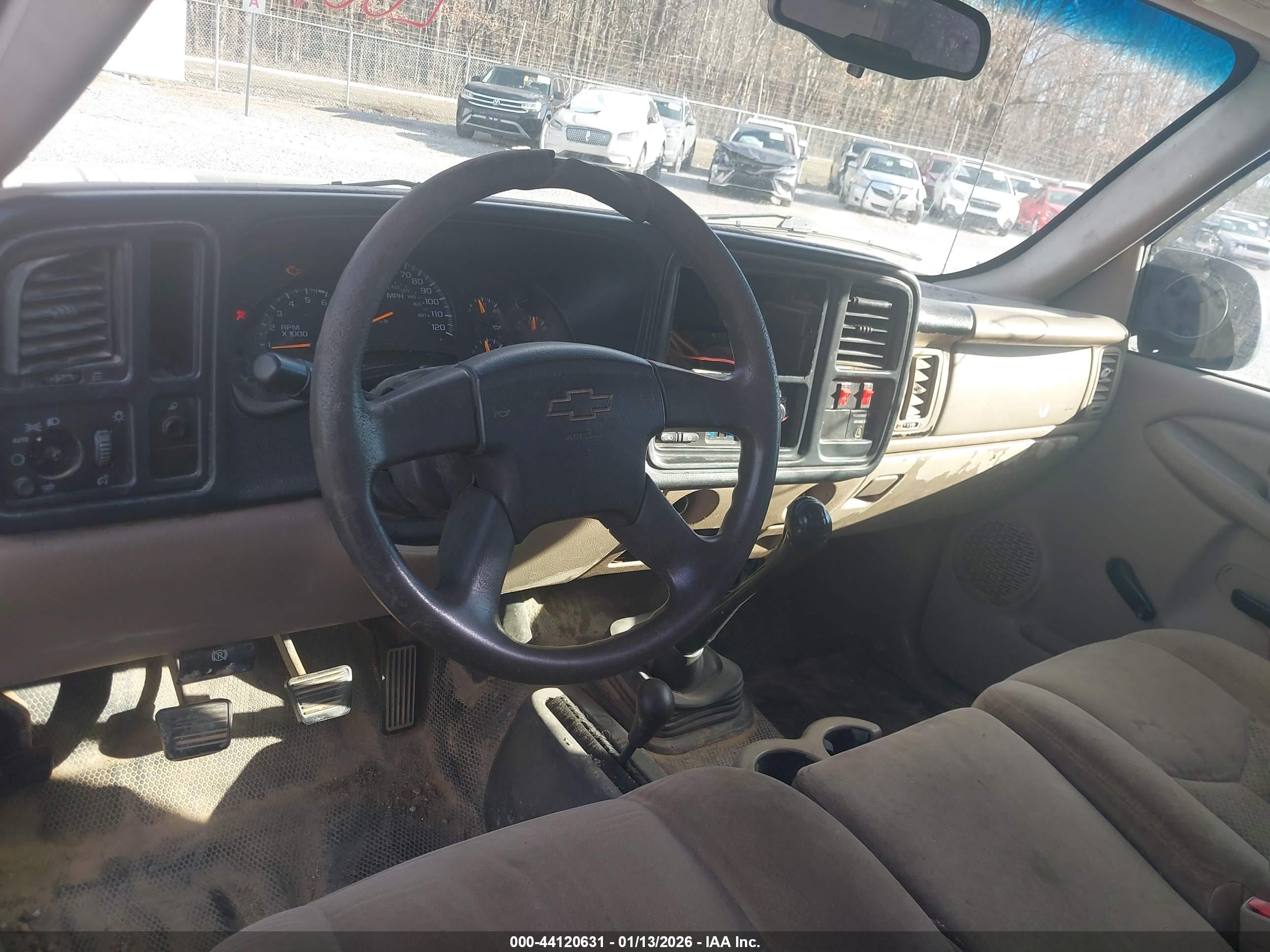 CHEVROLET SILVERADO image 5