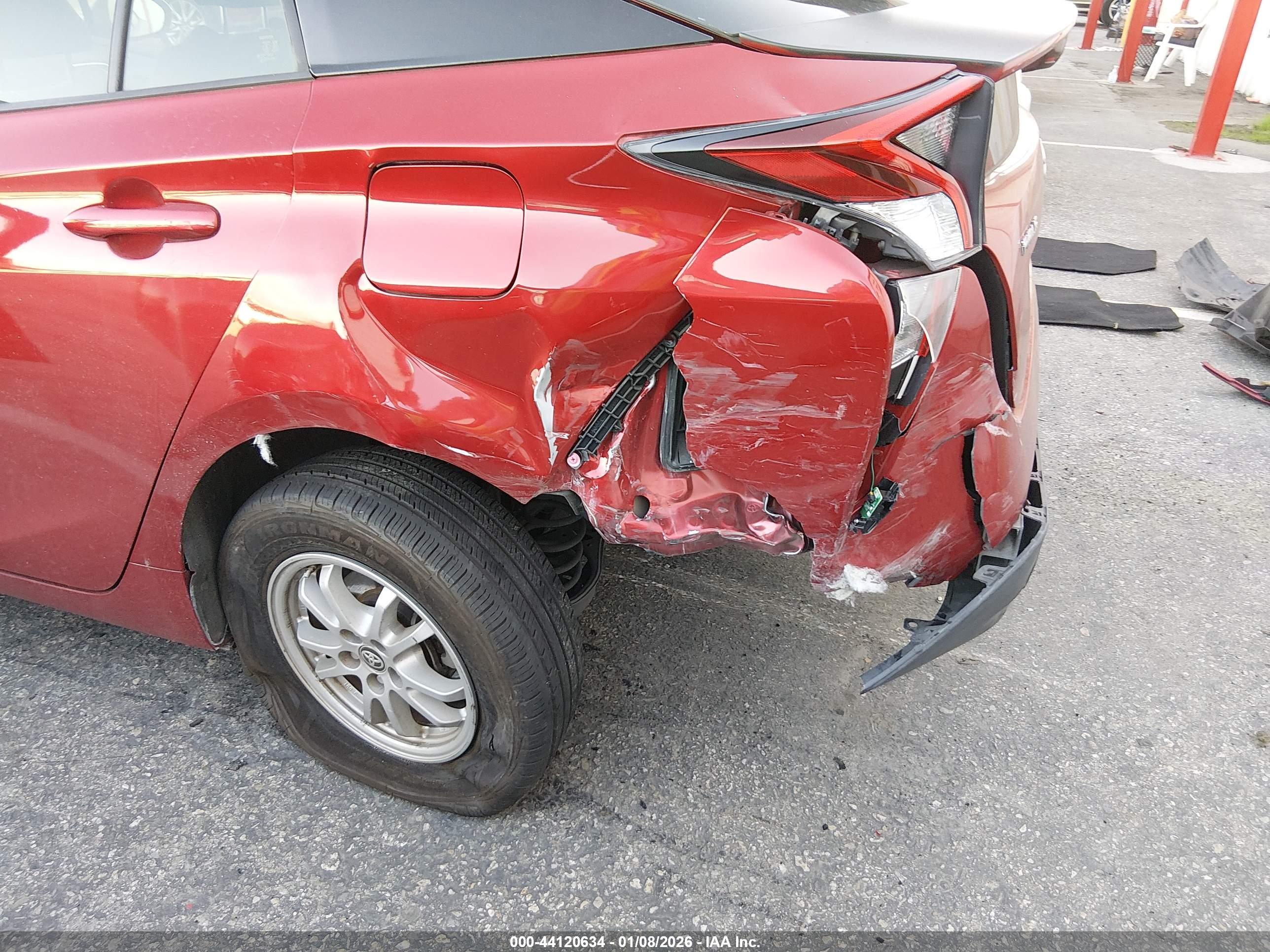 TOYOTA PRIUS image 6