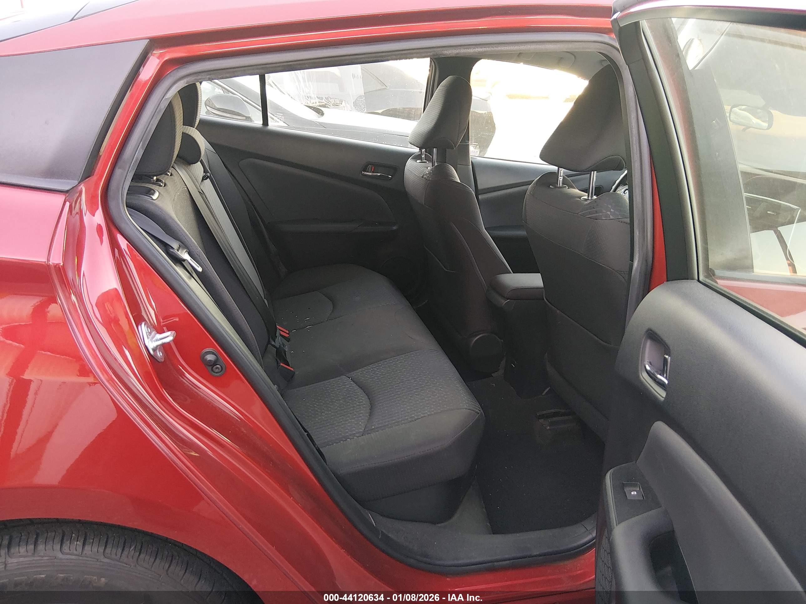 TOYOTA PRIUS image 8