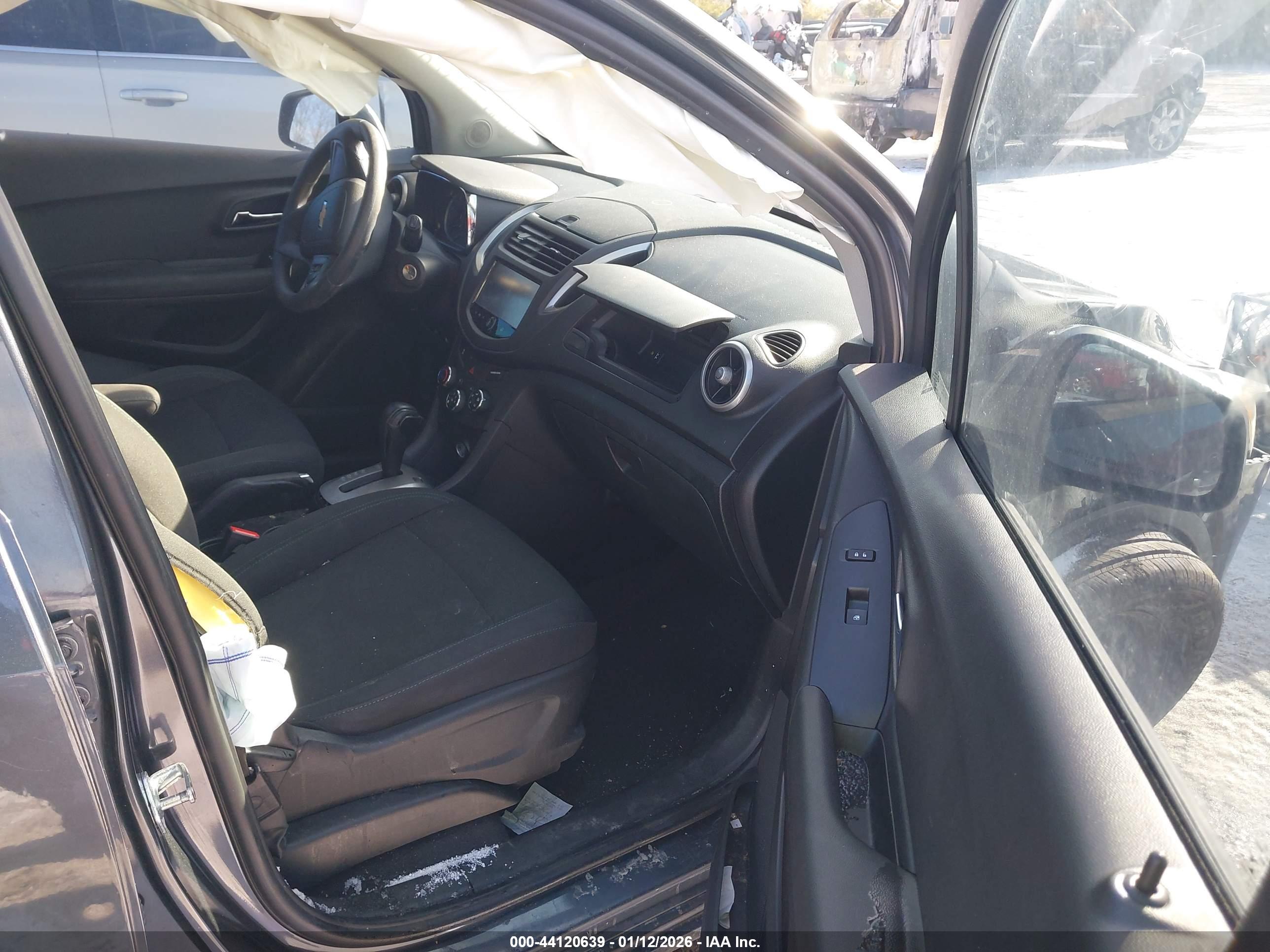 CHEVROLET TRAX image 5