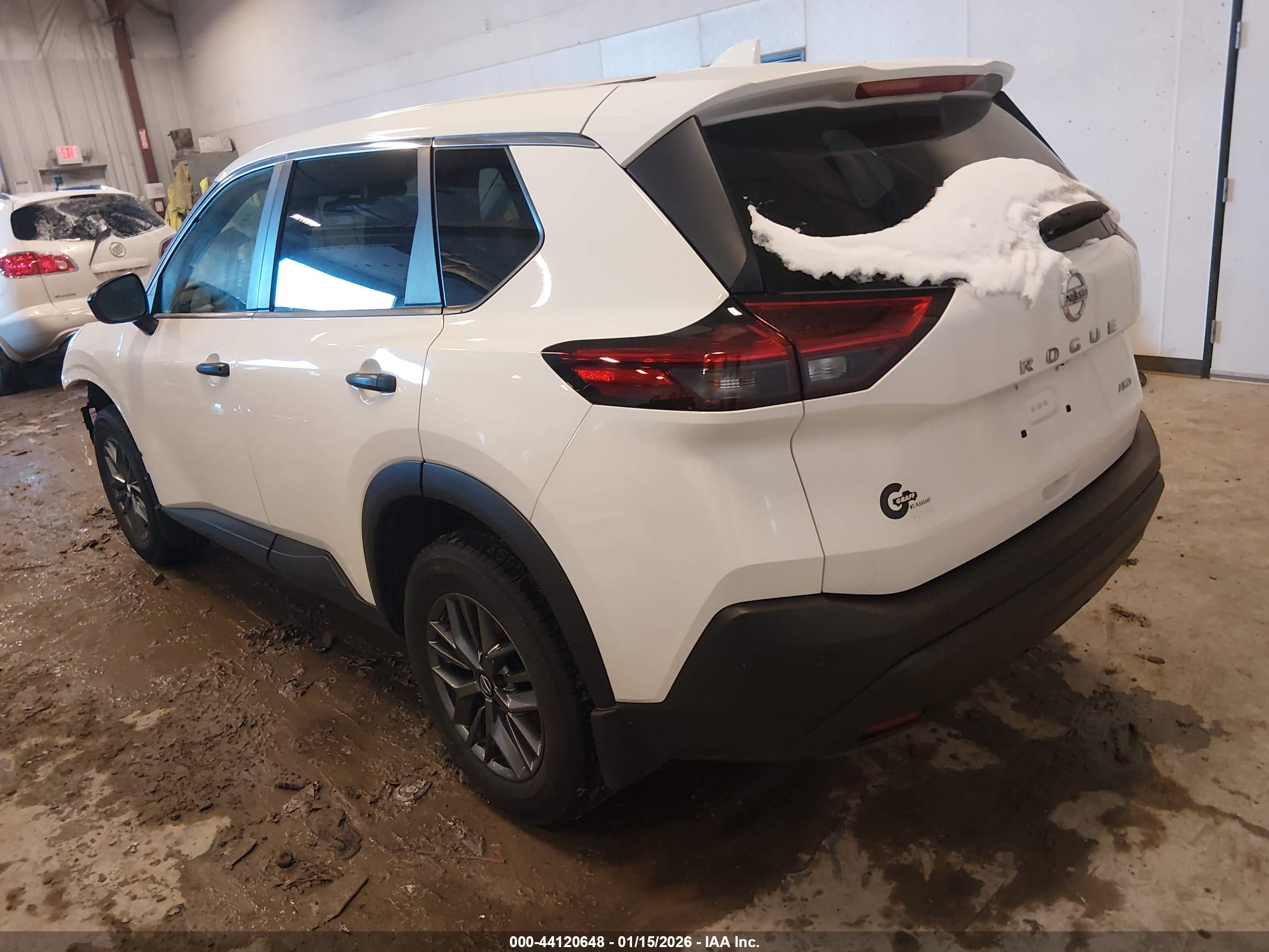 NISSAN ROGUE image 3