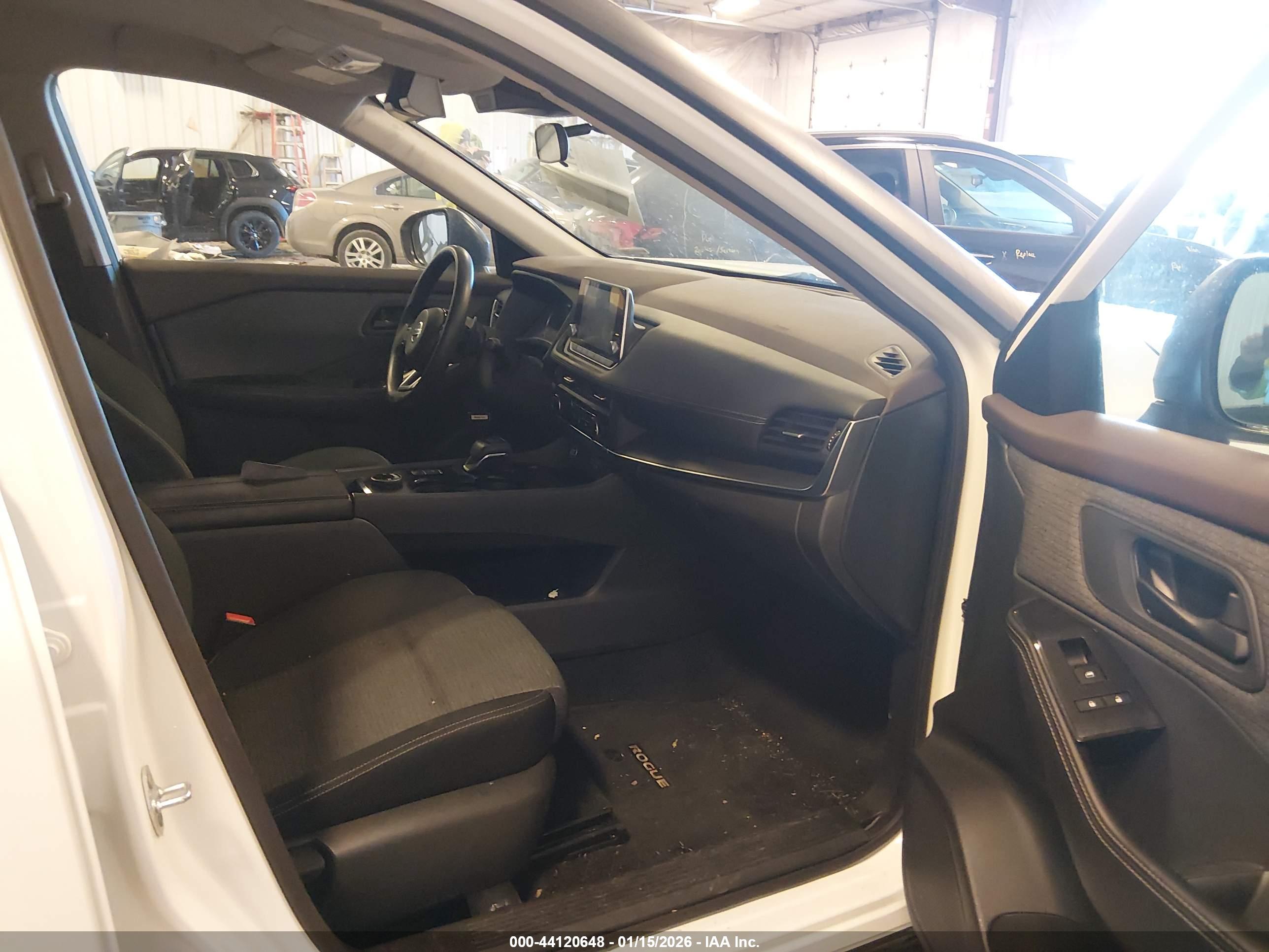 NISSAN ROGUE image 5