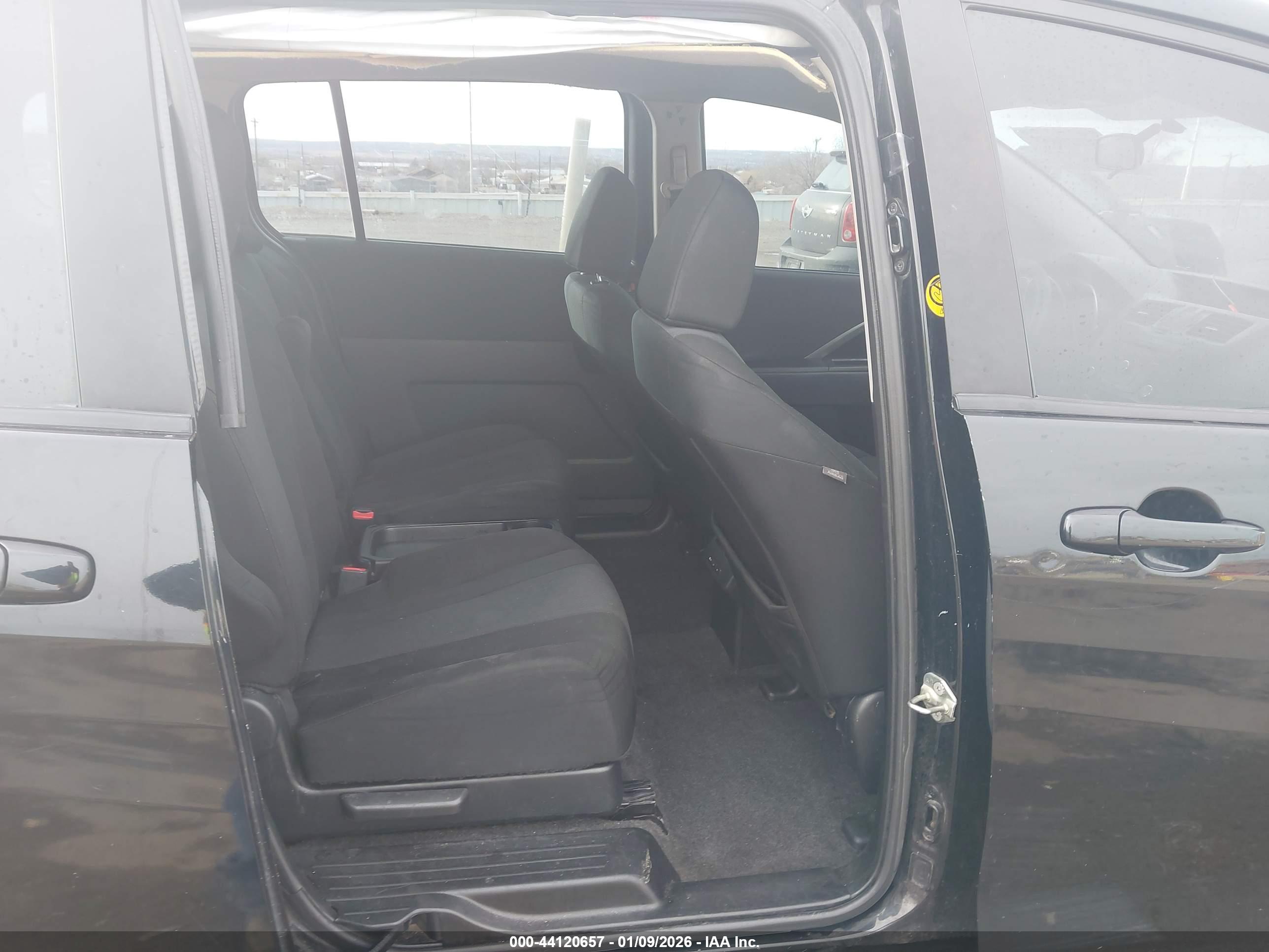 MAZDA MAZDA5 image 8