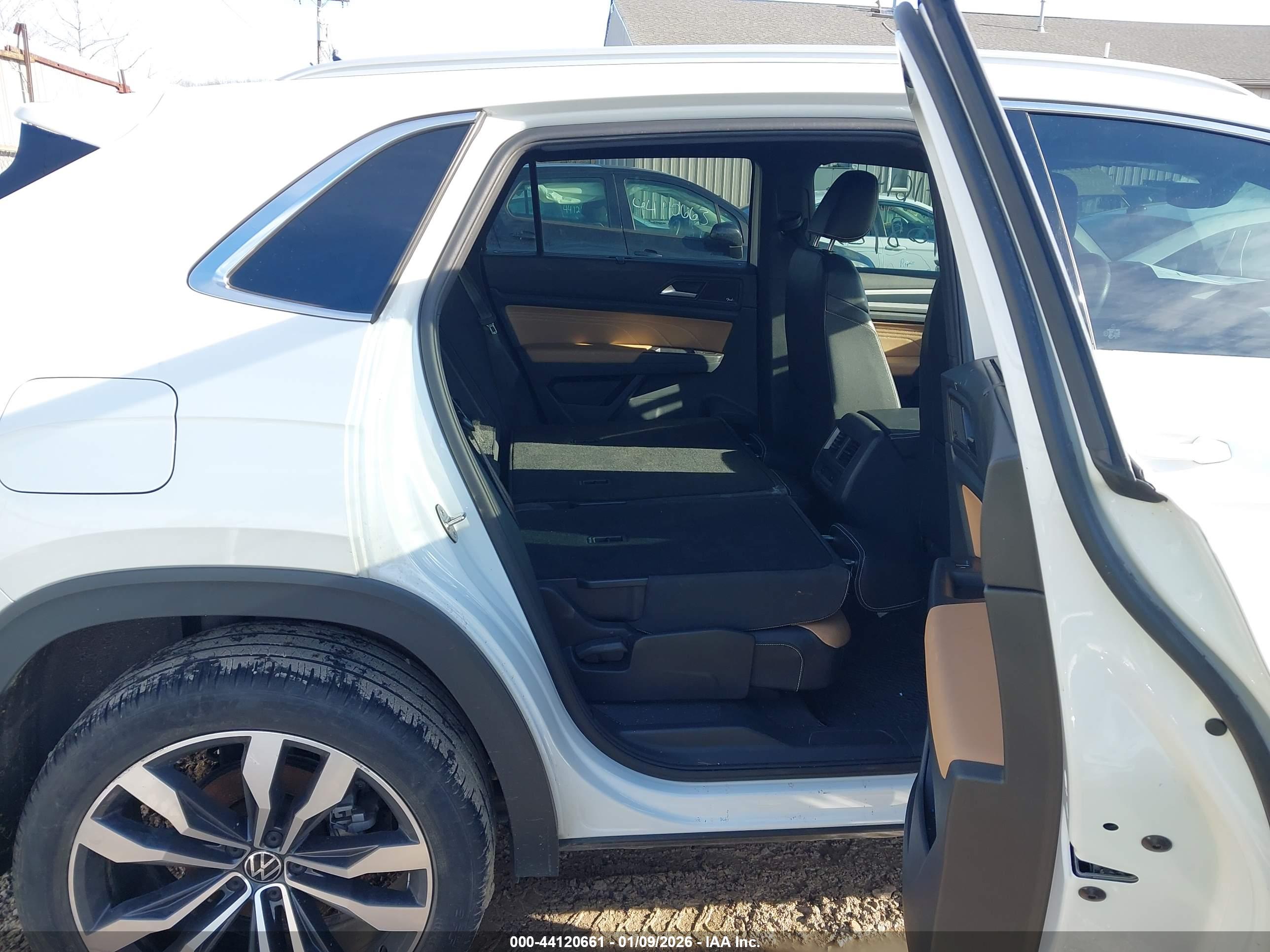 VOLKSWAGEN ATLAS image 8